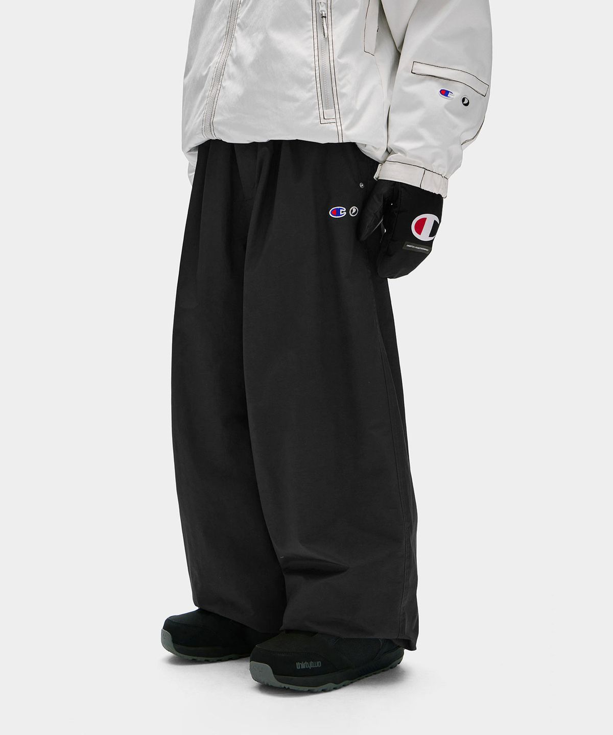 디미토(DIMITO) [CHAMPION x DIMITO] C-LOGO BASIC PANTS (WIDE FIT LV.2) BLACK