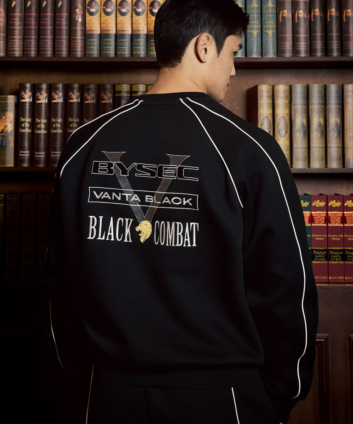 바이젝(BYSEC) [BYSEC X BLACKCOMBAT] 블랙컴뱃 벤타블랙 맨투맨