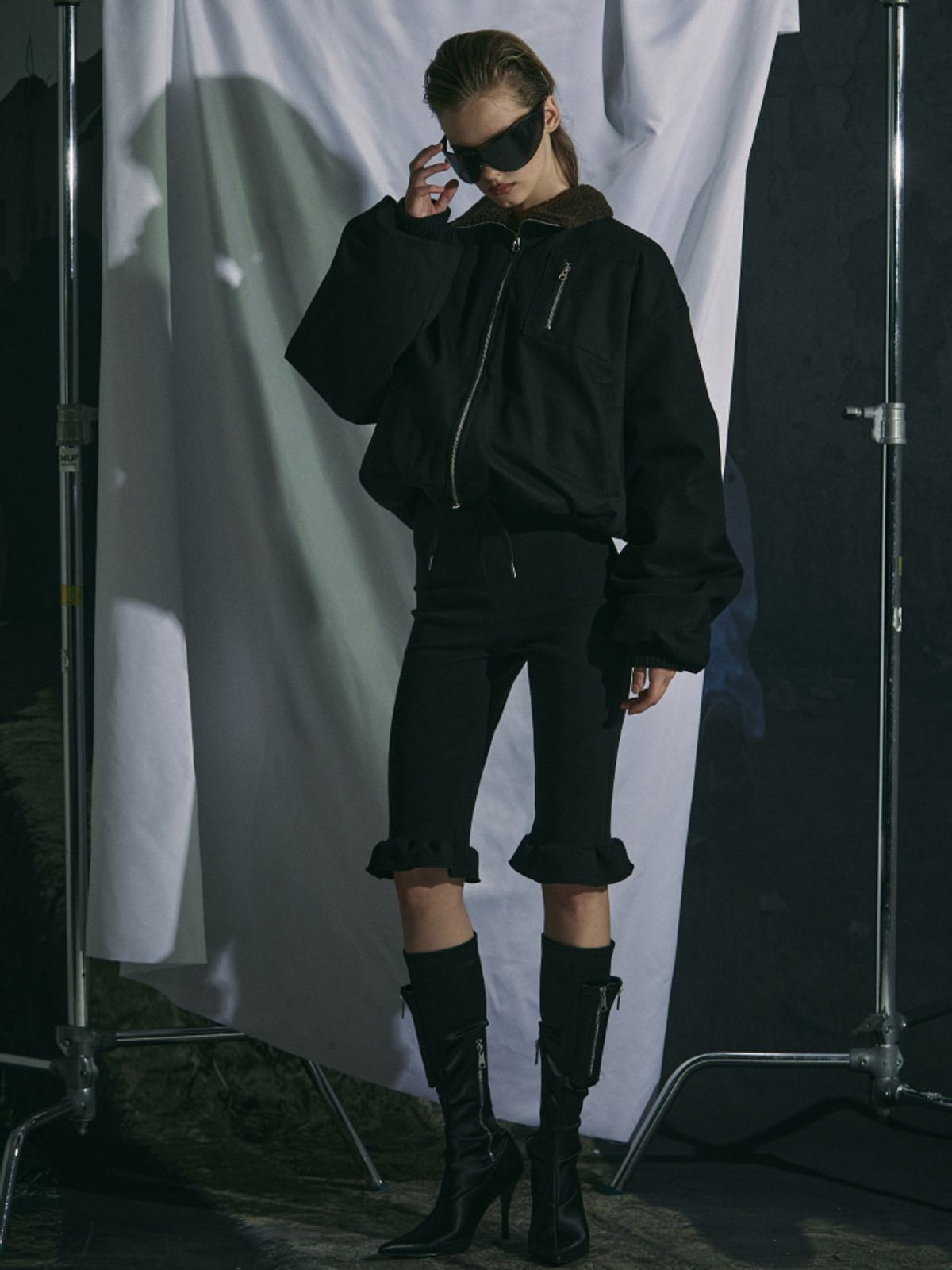 게이트리스(GATELESS) BOUCLE HERRINGBONE JACKET-BLACK