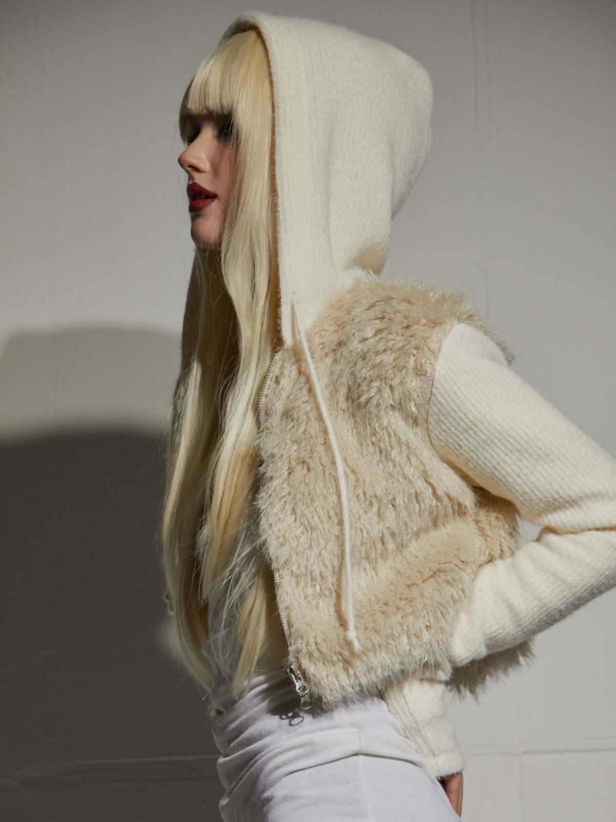 게이트리스(GATELESS) ANGORA FUR ZIP-UP