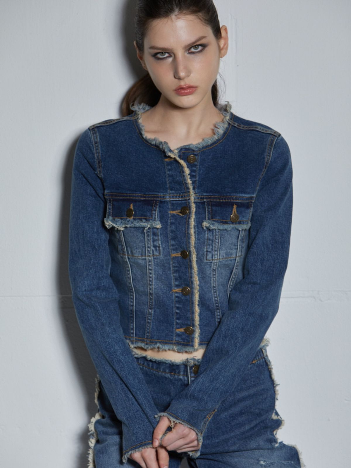 게이트리스(GATELESS) FRINGED DENIM JACKET