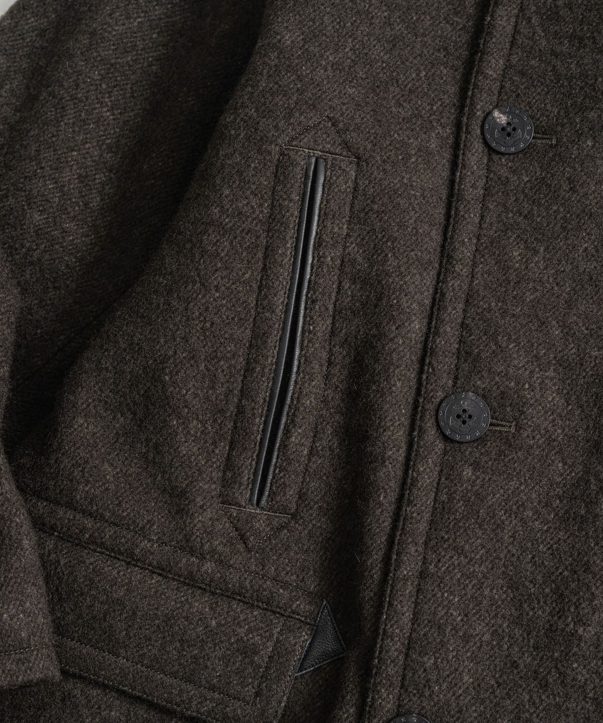 비헤비어(BEHEAVYER) BOILED WOOL NAVAL PEA COAT brown