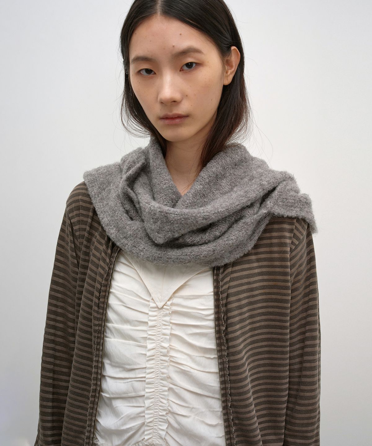 인사일런스 우먼(INSILENCE WOMEN) 알파카 후드 머플러 MELANGE BROWN