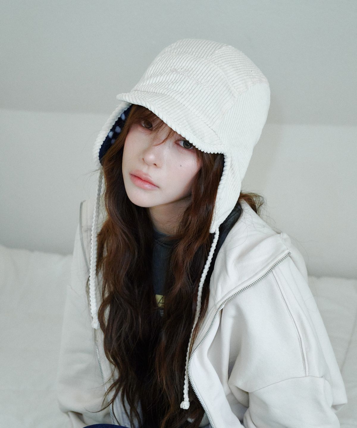 올인컴플리트(ALLINCOMPLETE) 폴카 도트 플리스 트루퍼햇 (아이보리)
