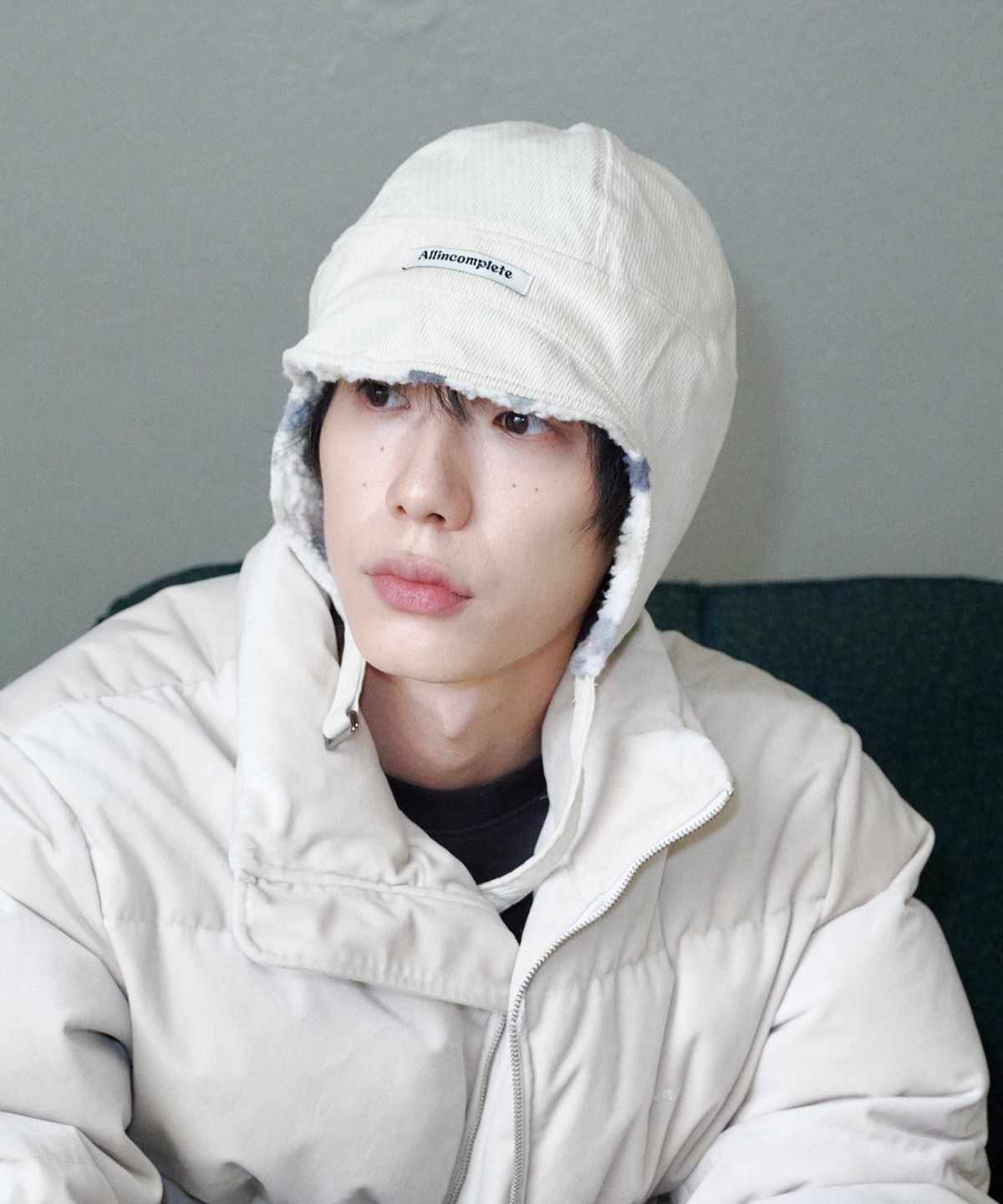 올인컴플리트(ALLINCOMPLETE) 코듀로이 도트 덤블 플라이트 햇 (아이보리)