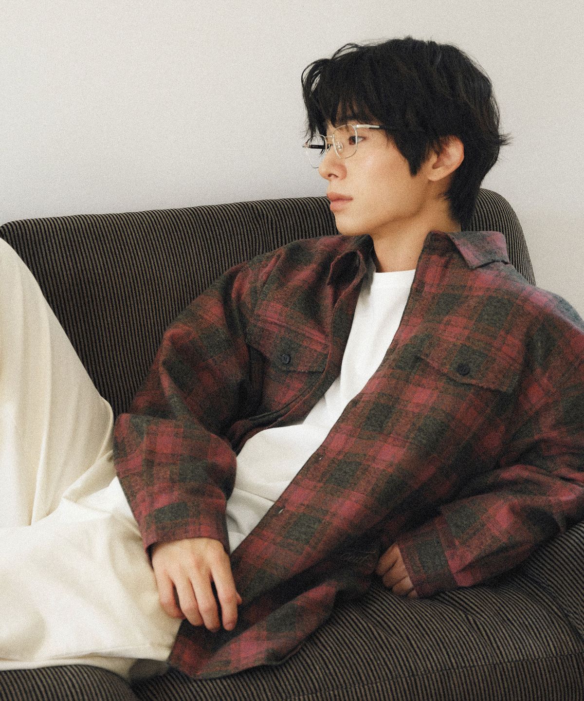 이우트(EEUT) TWO TUCK WORK PANTS / IVORY
