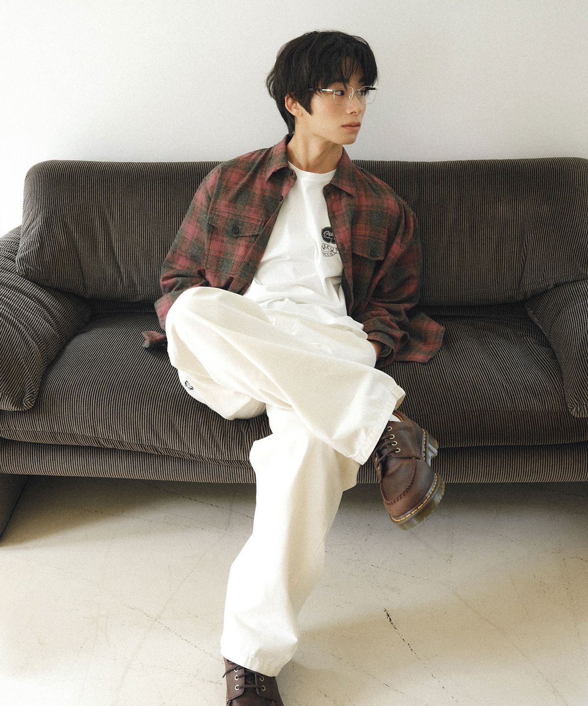 이우트(EEUT) TWO TUCK WORK PANTS / IVORY