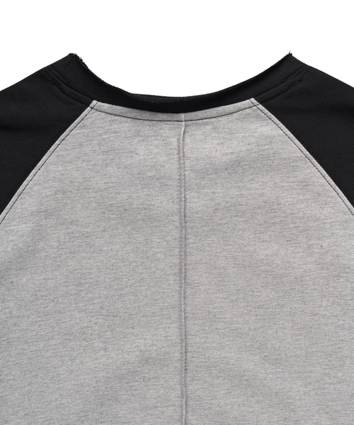 구보(GUVO) Cut-off raglan tee Black