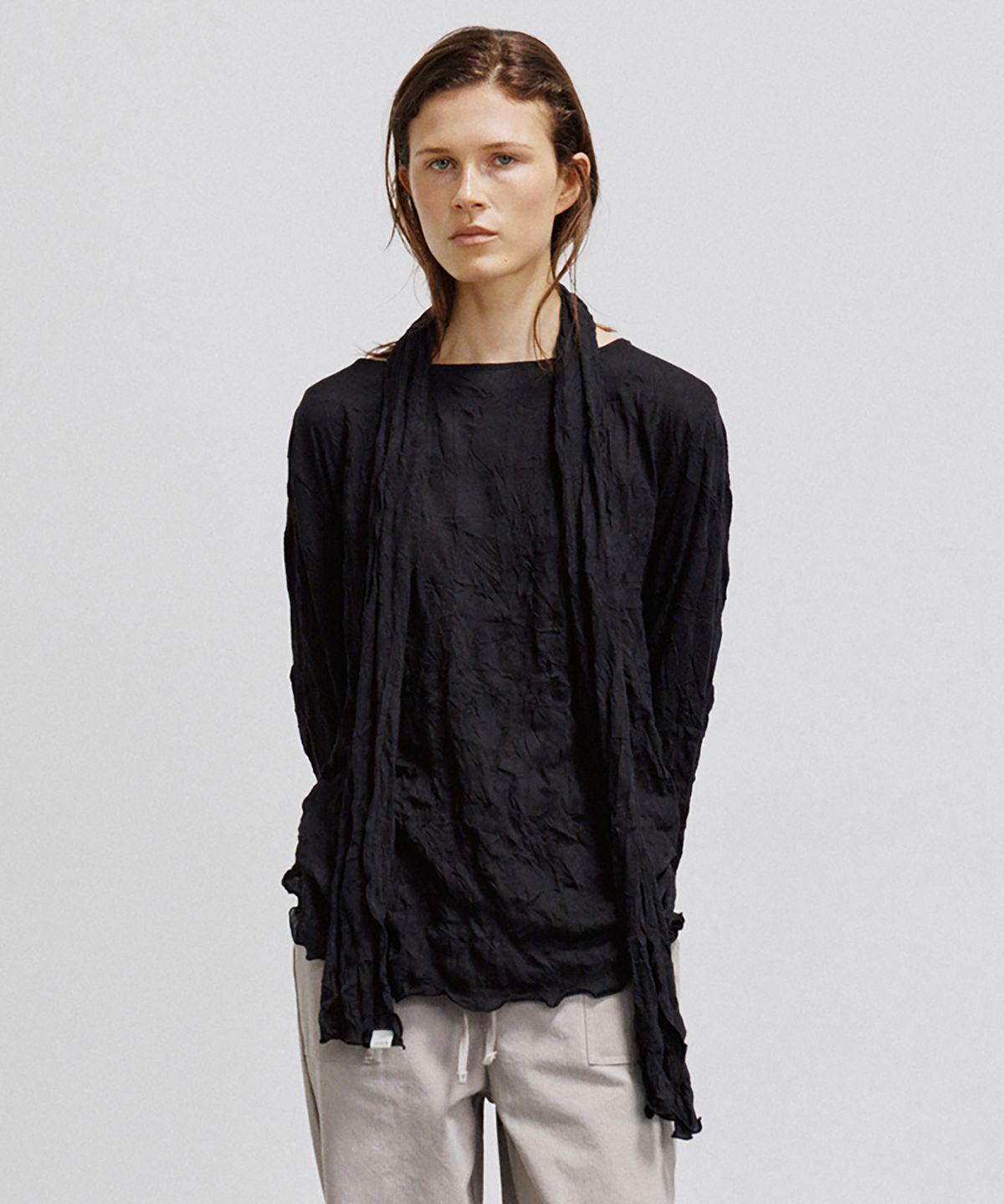 노우드(NOEUD) TS019 Wrinkle Boat-Neck Top (Black)