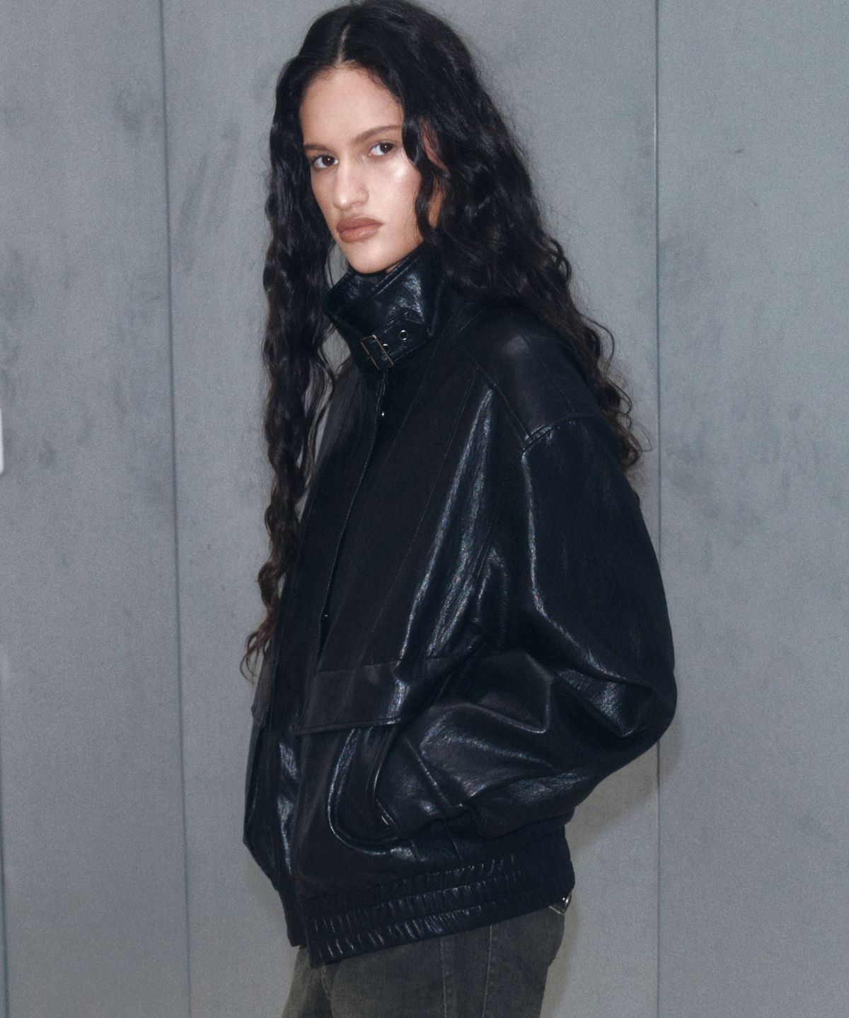 긴스키(GINSUKI) [긴스키 X 물바다]HIGH-NECK LEATHER BLOUSON JACKET (BLACK)