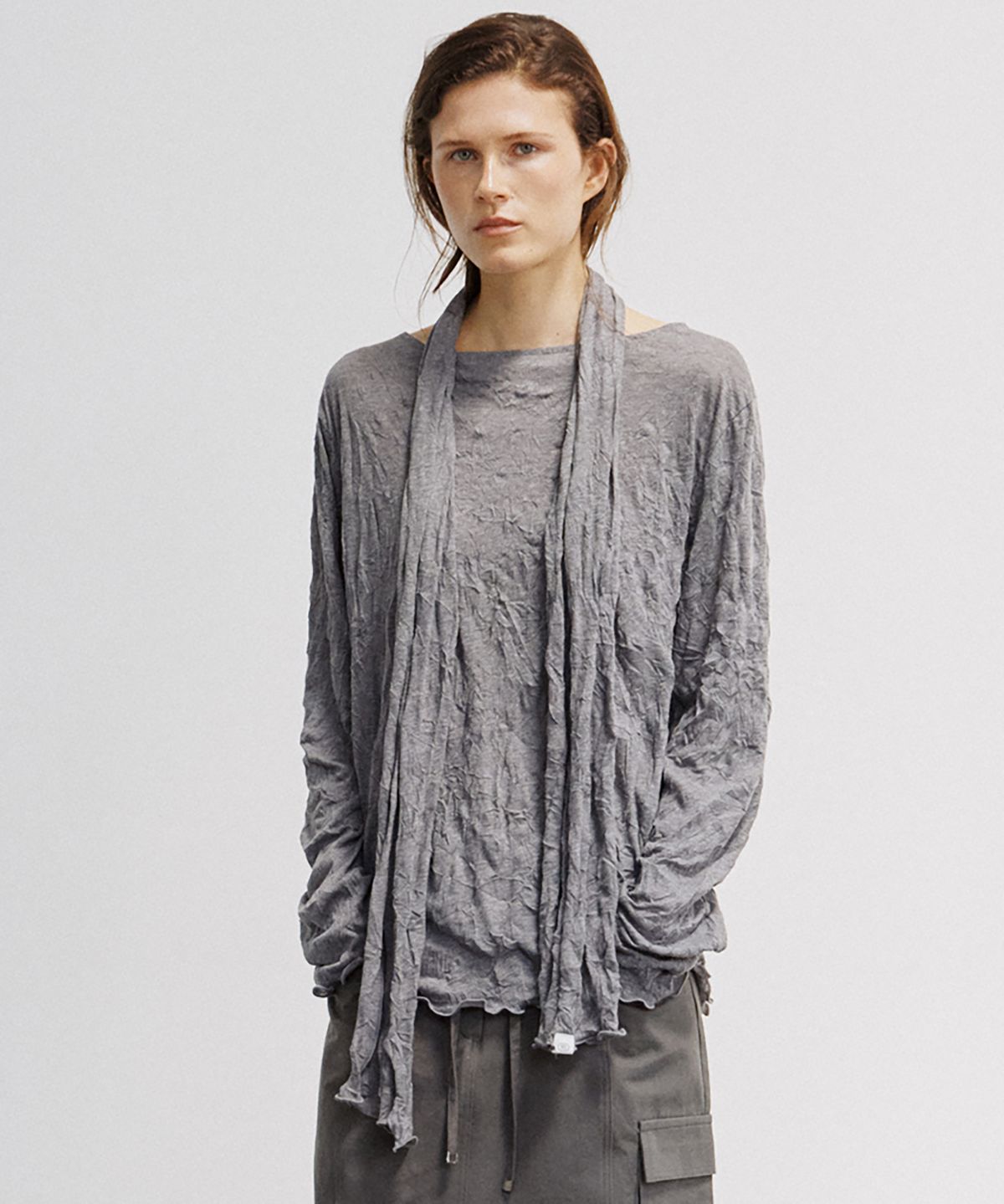 노우드(NOEUD) ACC02 Wrinkle Boat-Neck Scarf (Charcoal)