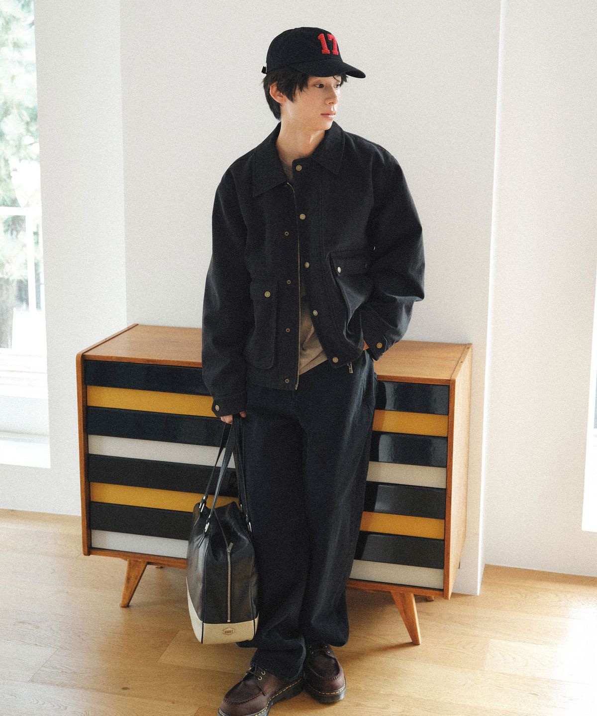 이우트(EEUT) EEUT CURVED DENIM PANTS / BLACK
