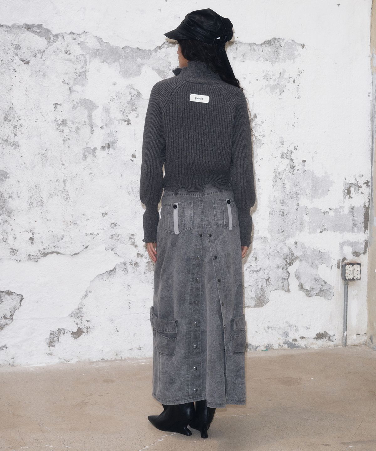 긴스키(GINSUKI) [긴스키 X 물바다]MULTI  POCKET MAXI T SLIT SKIRT (GREY)
