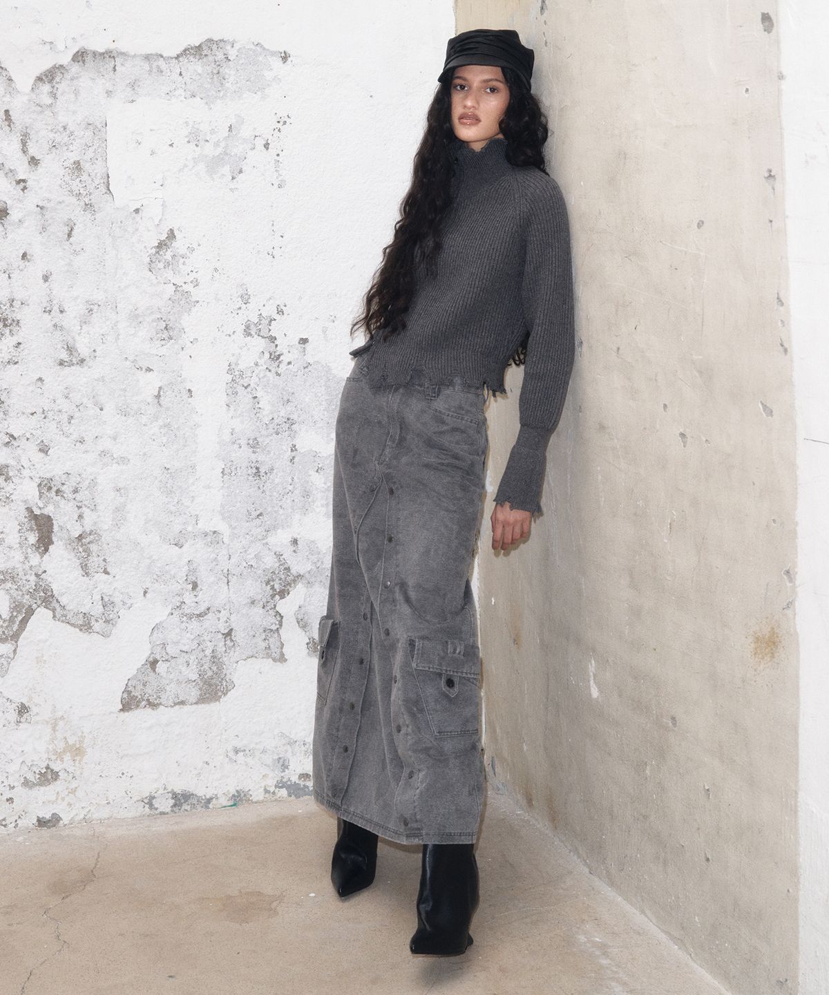 긴스키(GINSUKI) [긴스키 X 물바다]MULTI  POCKET MAXI T SLIT SKIRT (GREY)