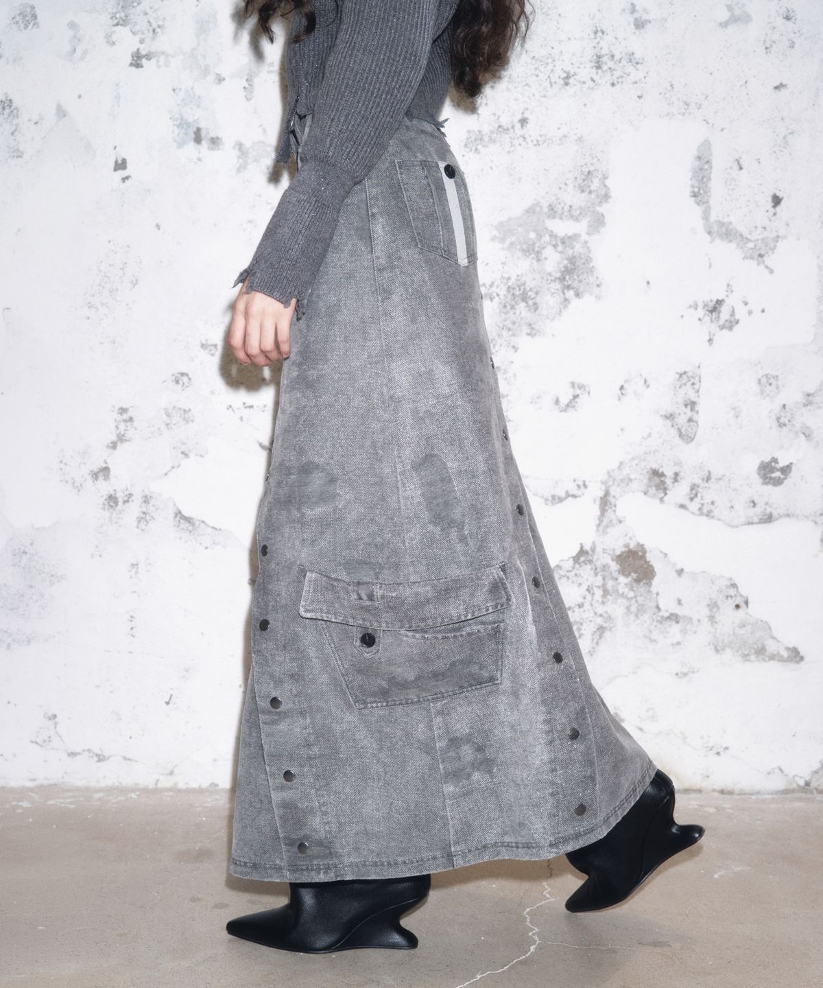긴스키(GINSUKI) [긴스키 X 물바다]MULTI  POCKET MAXI T SLIT SKIRT (GREY)