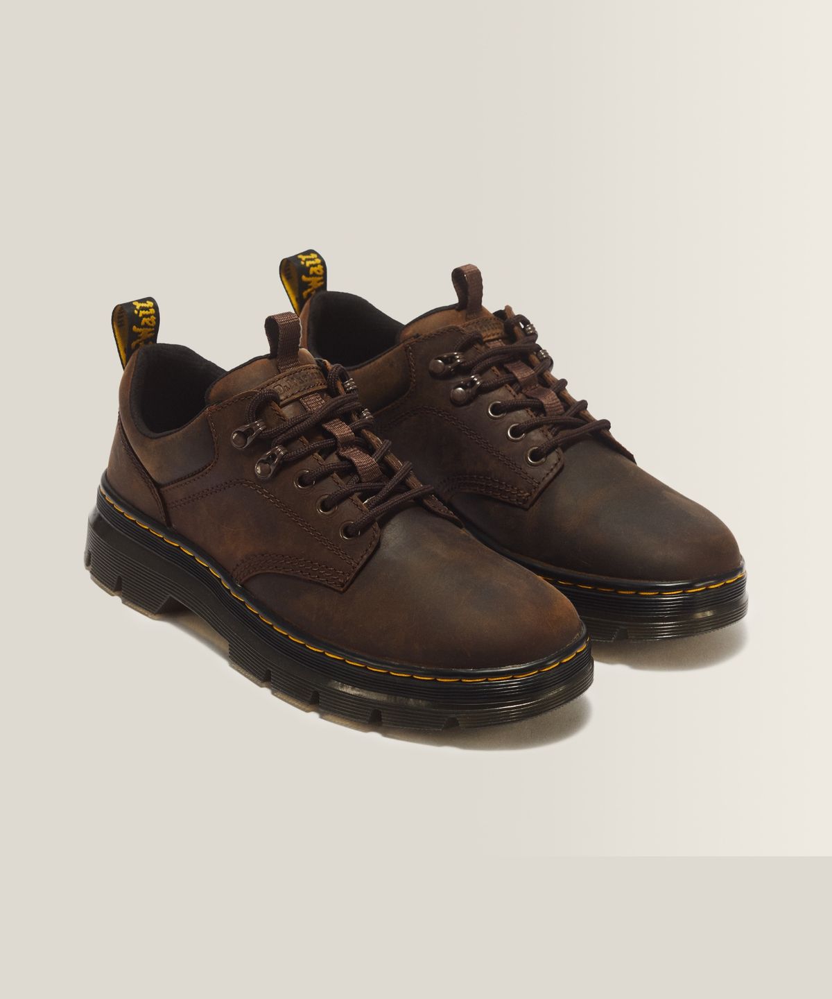 닥터마틴(DR.MARTENS) 리더 - 다크 브라운 크레이지 호스 / 27103207