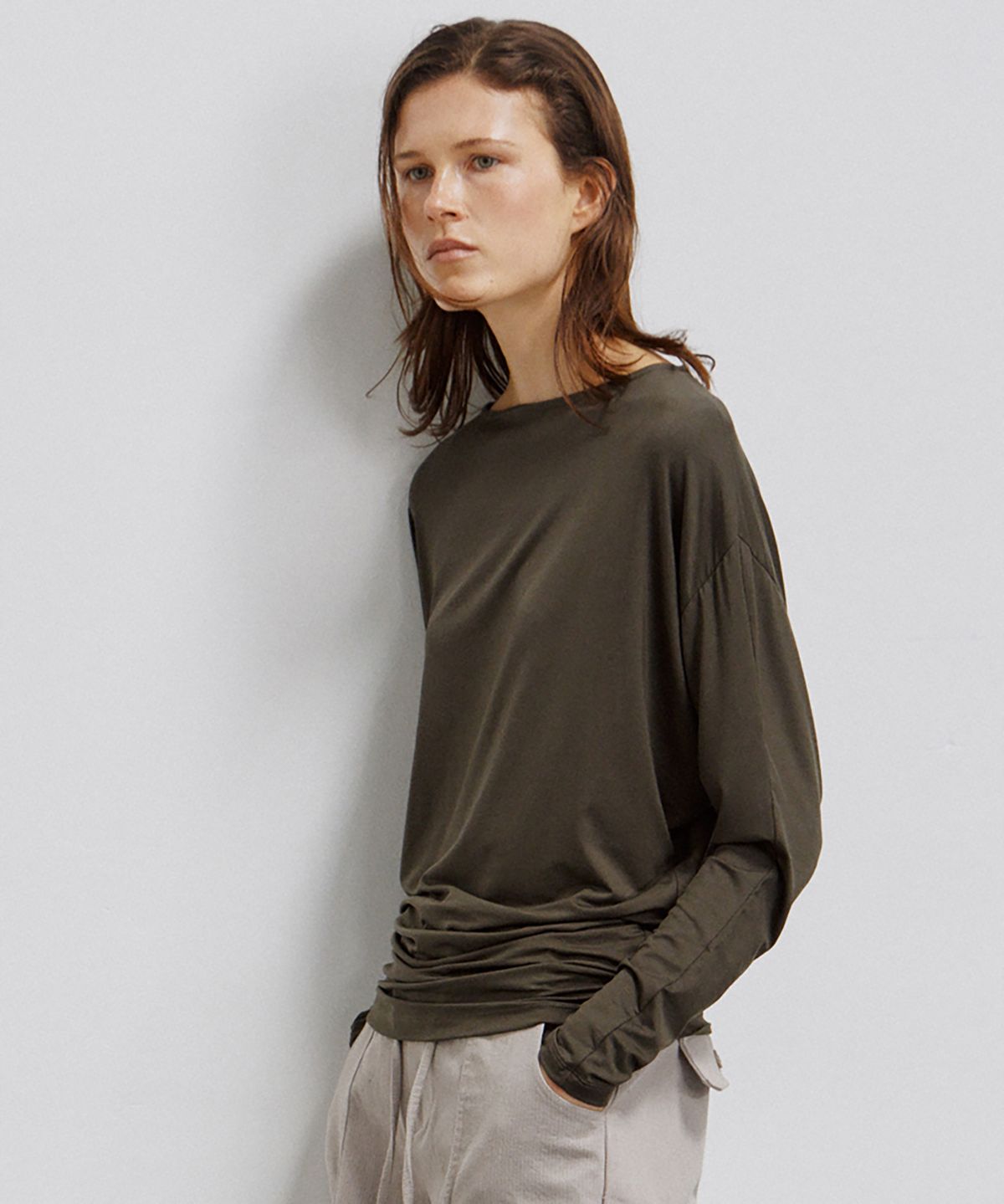 노우드(NOEUD) TS020 Volume Boat-Neck Tee (Brown)