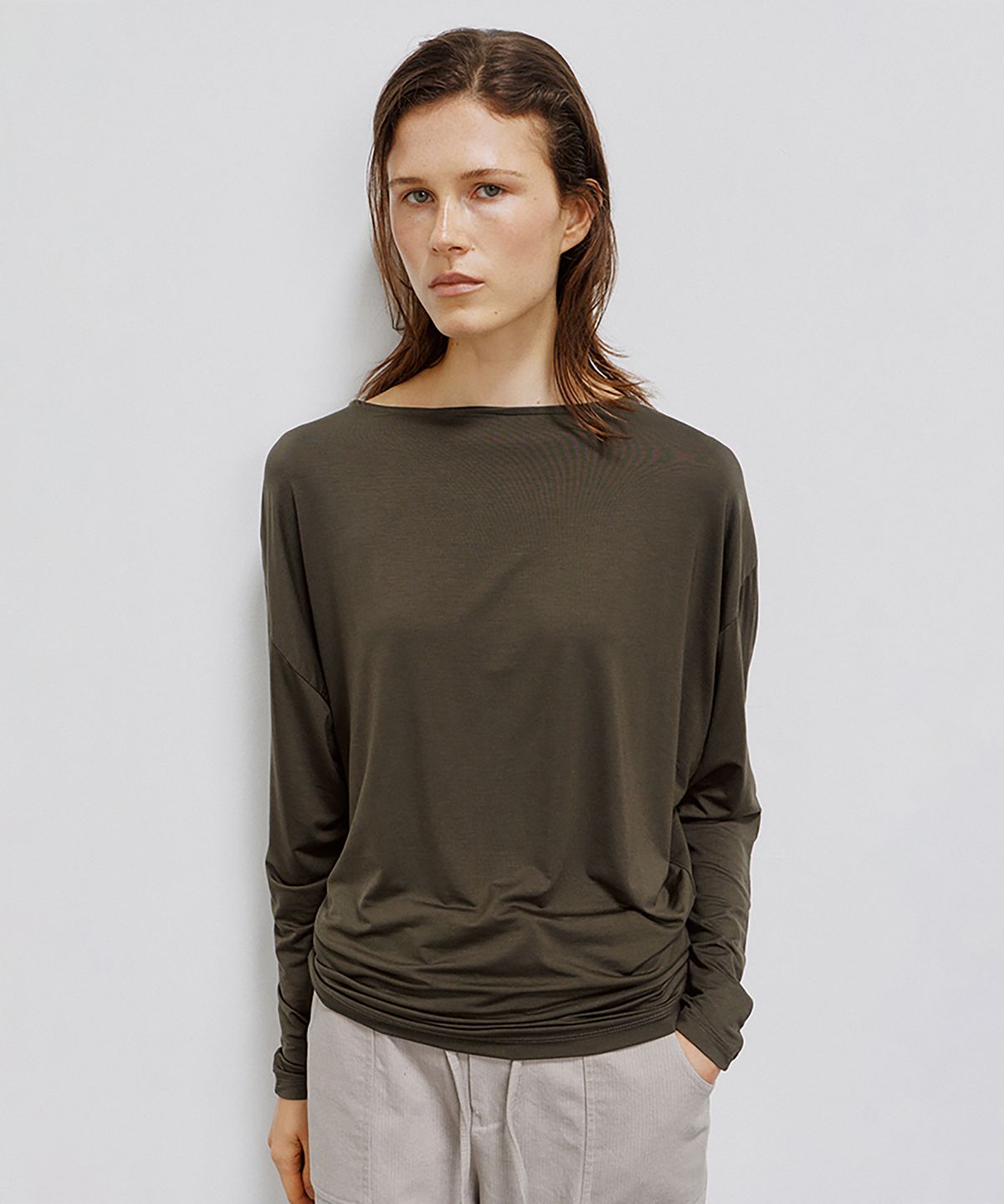 노우드(NOEUD) TS020 Volume Boat-Neck Tee (Brown)