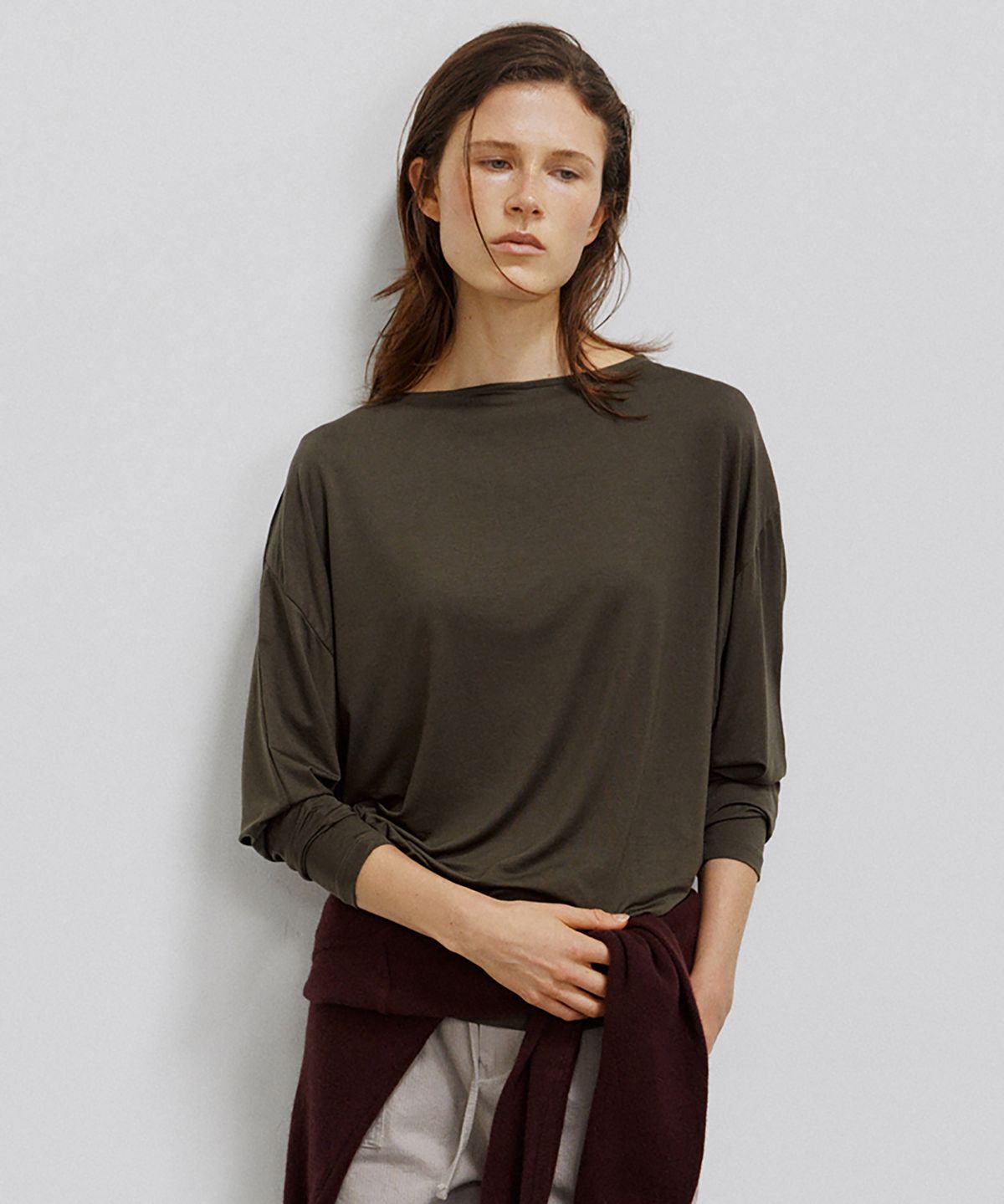 노우드(NOEUD) TS020 Volume Boat-Neck Tee (Brown)