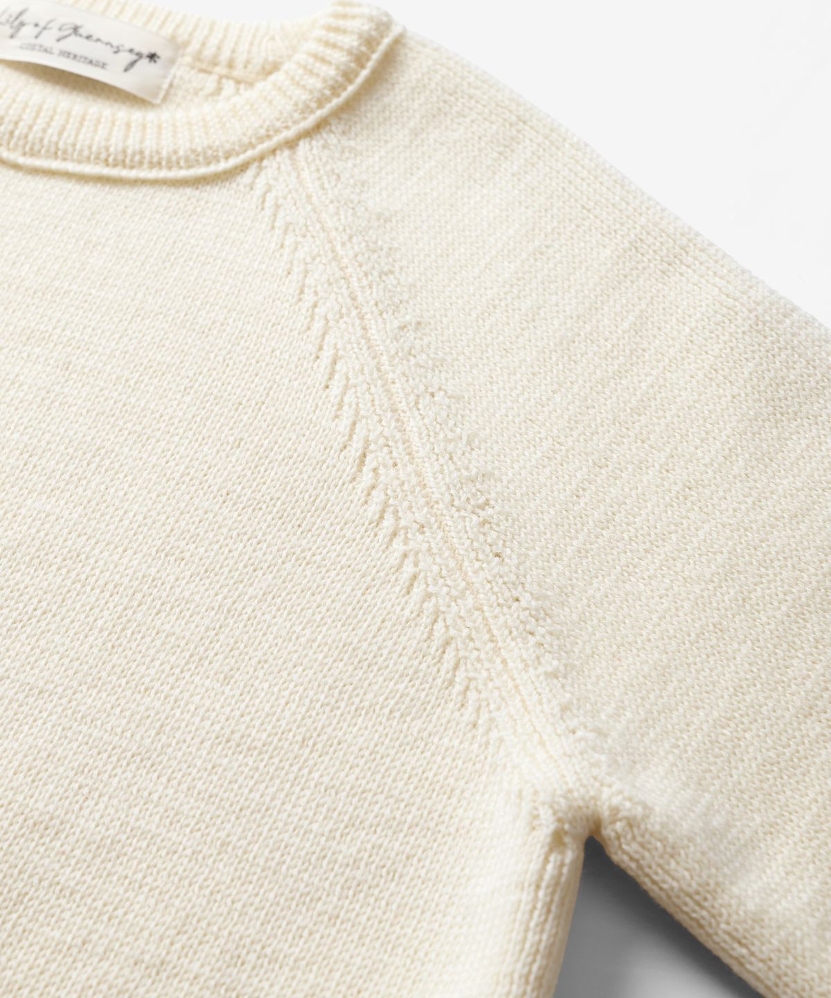 건지 울른스(Guernsey Woollens) [릴리 오브 건지] 실켓 울 나그랑 라운드넥 니트 - 아이보리