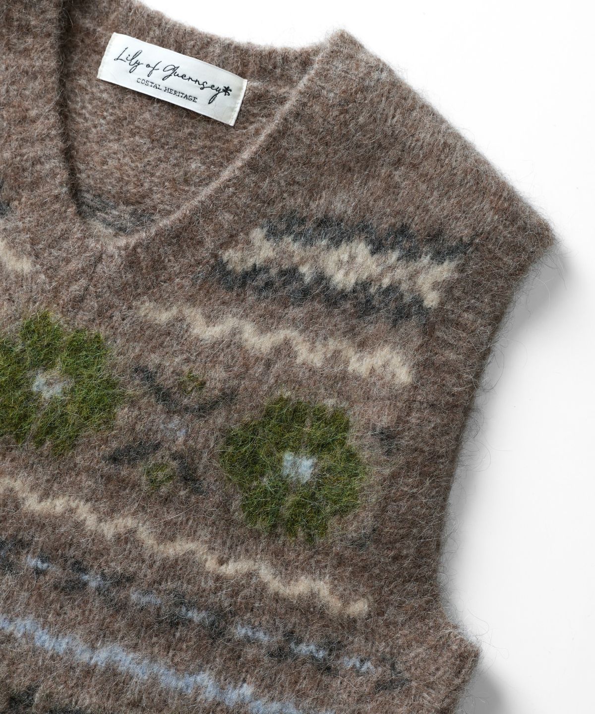 건지 울른스(Guernsey Woollens) [릴리 오브 건지] 플랑몽 페어아일 알파카 베스트 - 베이지