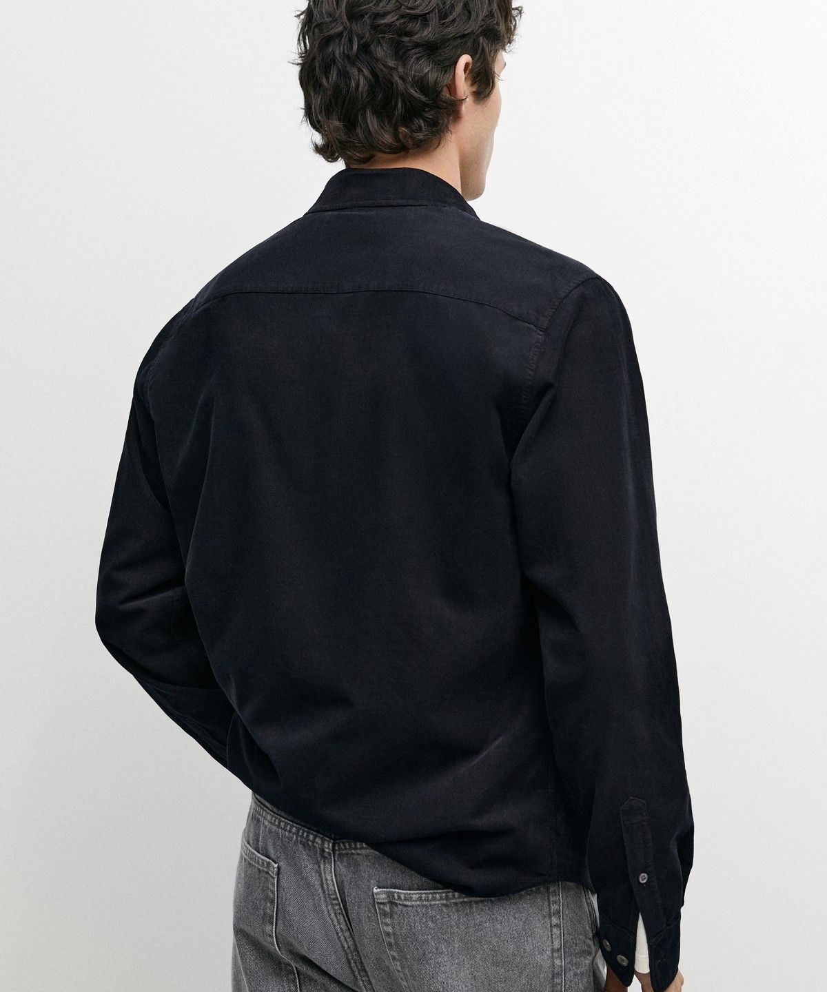 마시모두띠(MASSIMO DUTTI) 레귤러 핏 니들코드 셔츠