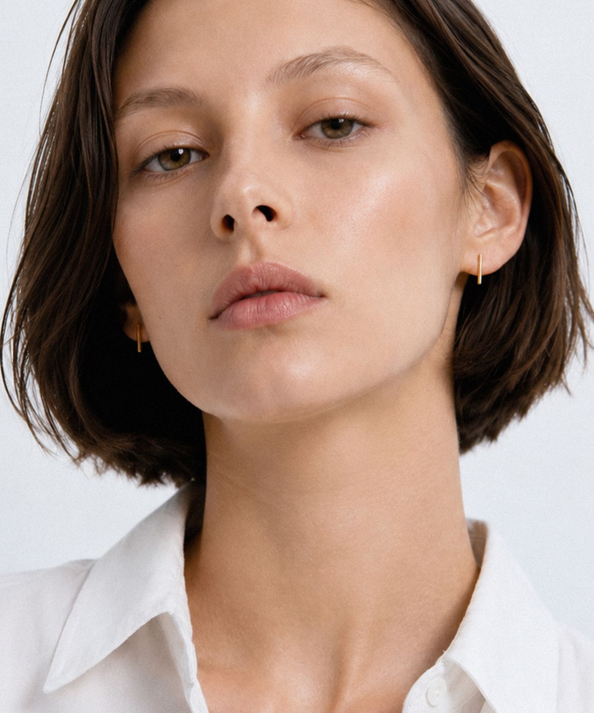 바이브나인(Vibe9) V9 Essential 61 Slim Bar Stud Earrings