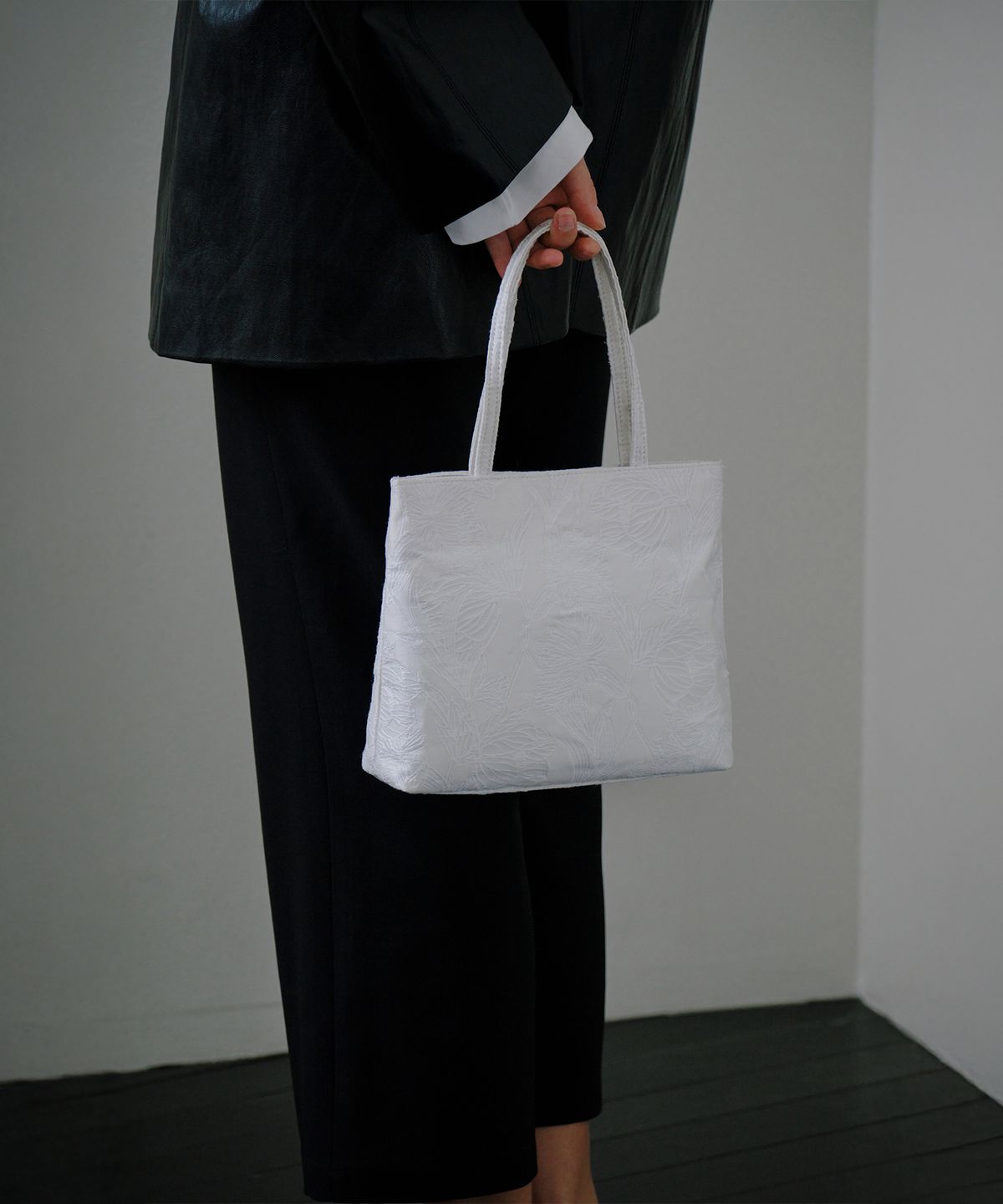까르몽드(CARMONDE) Atelier Tote Bag - Ivory(Jacquard)