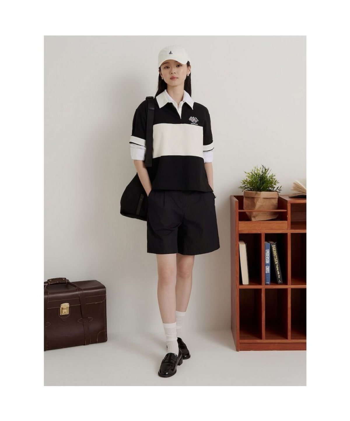 빈폴 레이디스(BEANPOLE LADIES) 럭비 스트라이프 반소매 폴로 티셔츠  블랙 (BF6742C115)