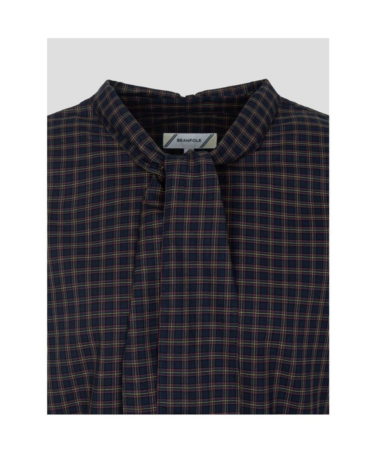 빈폴 레이디스(BEANPOLE LADIES) 미니체크 타이 블라우스  네이비 (BF6864C18R)