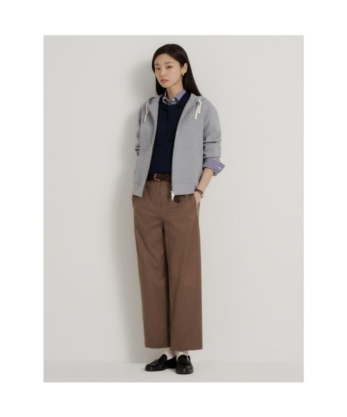 빈폴 레이디스(BEANPOLE LADIES) 커브드 치노 팬츠  옐로이시 브라운 (BF6821C13B)