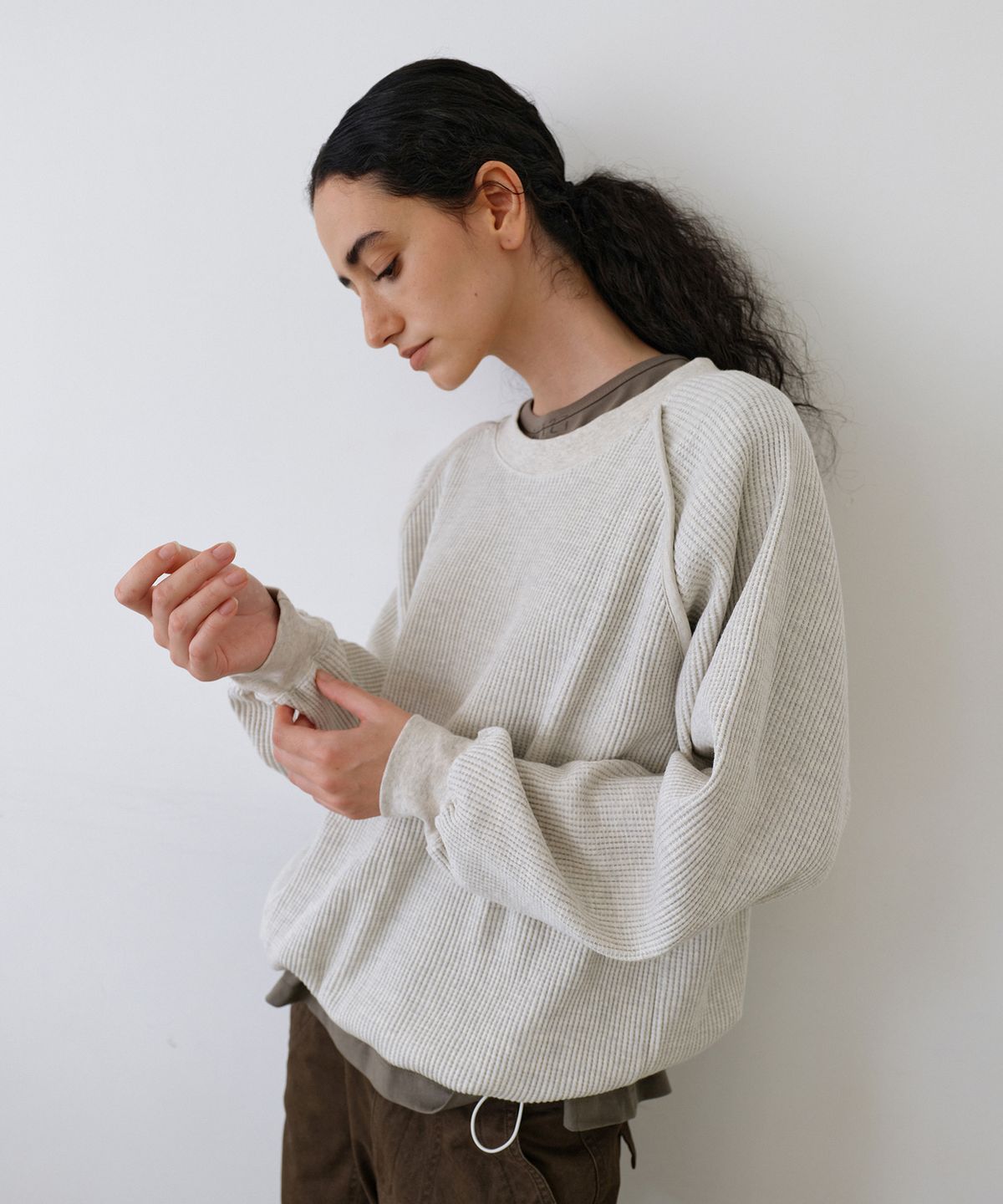 우네씬(UUNE SCENE) Waffle Raglan Sweatshirt_Navy