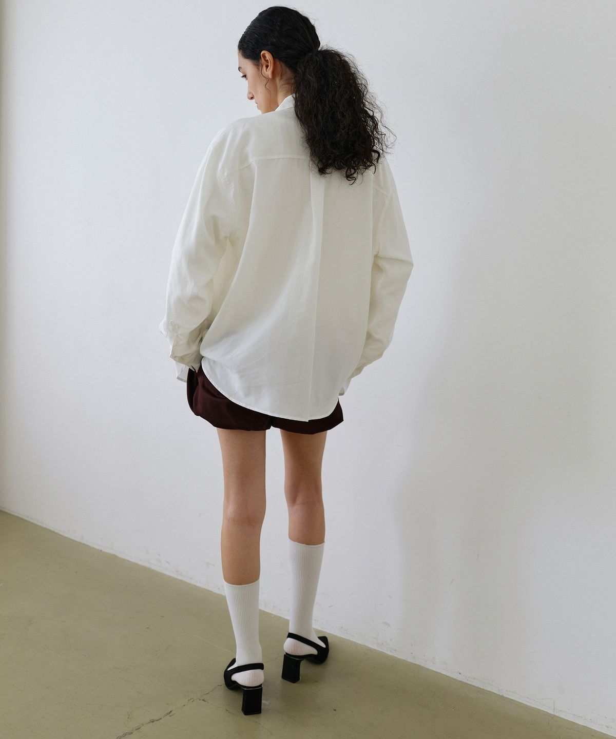 우네씬(UUNE SCENE) Cupra Loose Shirt_Ivory