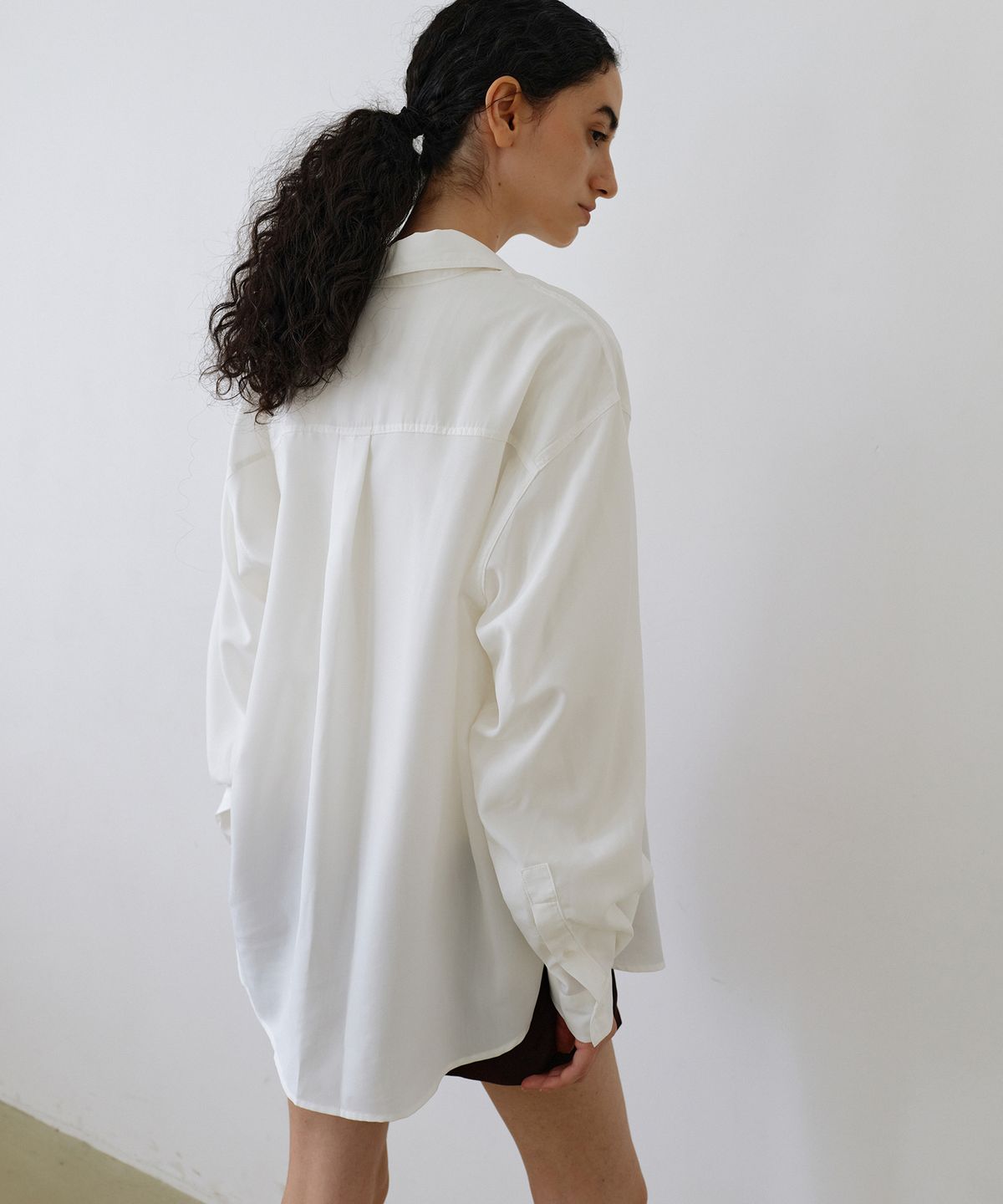 우네씬(UUNE SCENE) Cupra Loose Shirt_Ivory