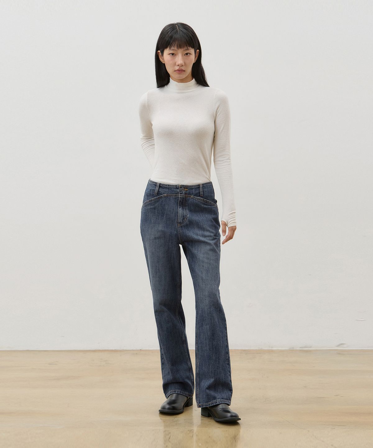 률앤와이(RYUL+WAI) 데님 노 벨트 세미부츠컷 팬츠 인디고 F6