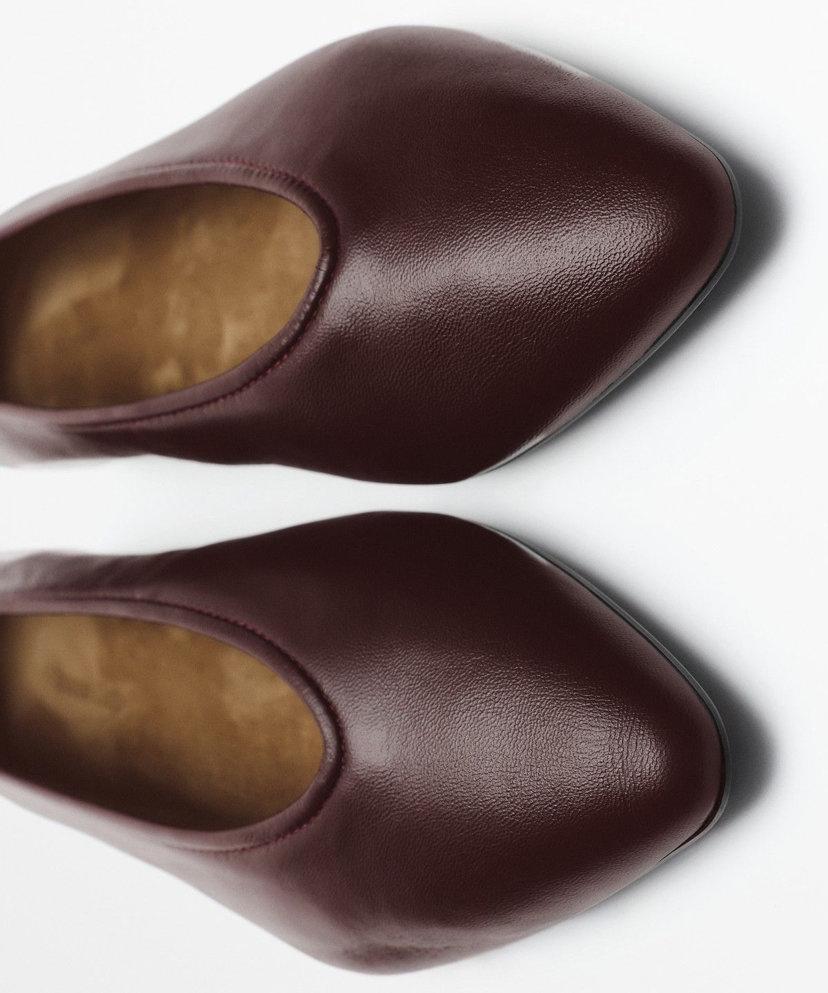 마시모두띠(MASSIMO DUTTI) 소프트 가죽·양가죽 포인티드 발레리나