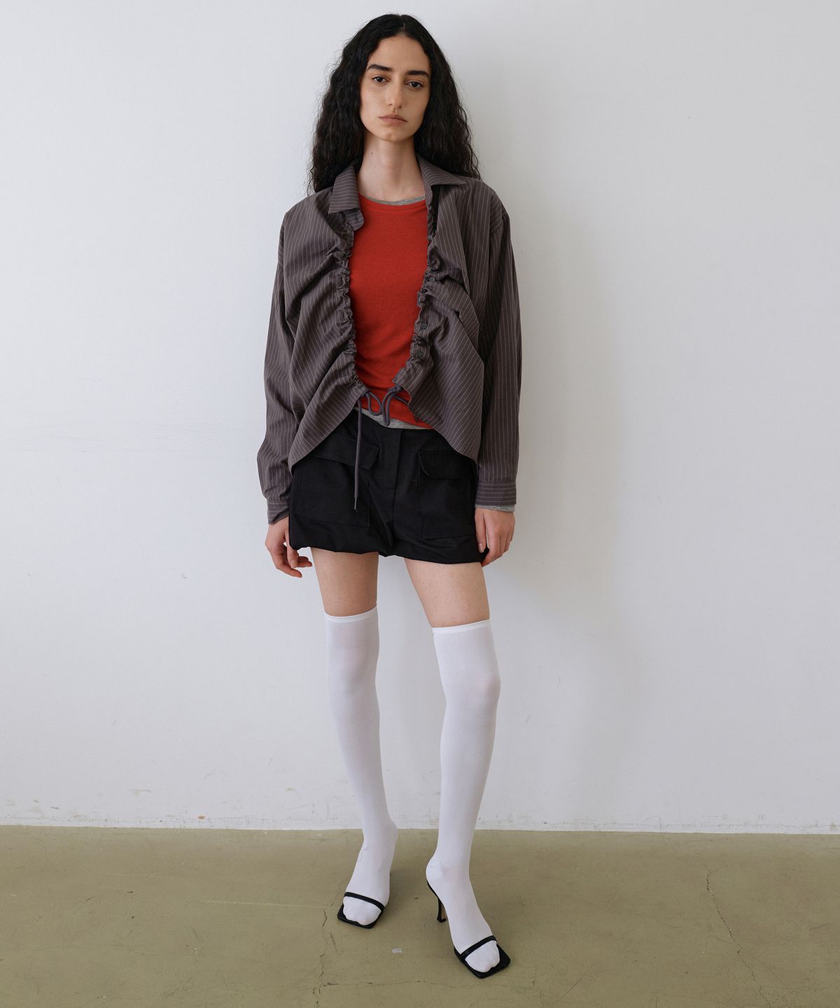 우네씬(UUNE SCENE) Stripe String Shirt_Charcoal
