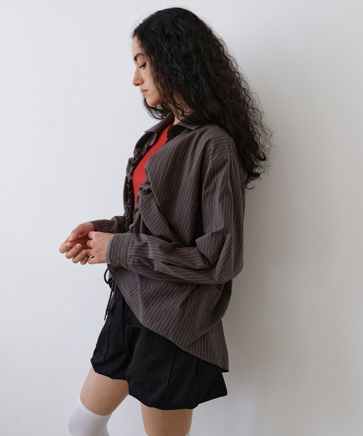 우네씬(UUNE SCENE) Stripe String Shirt_Charcoal
