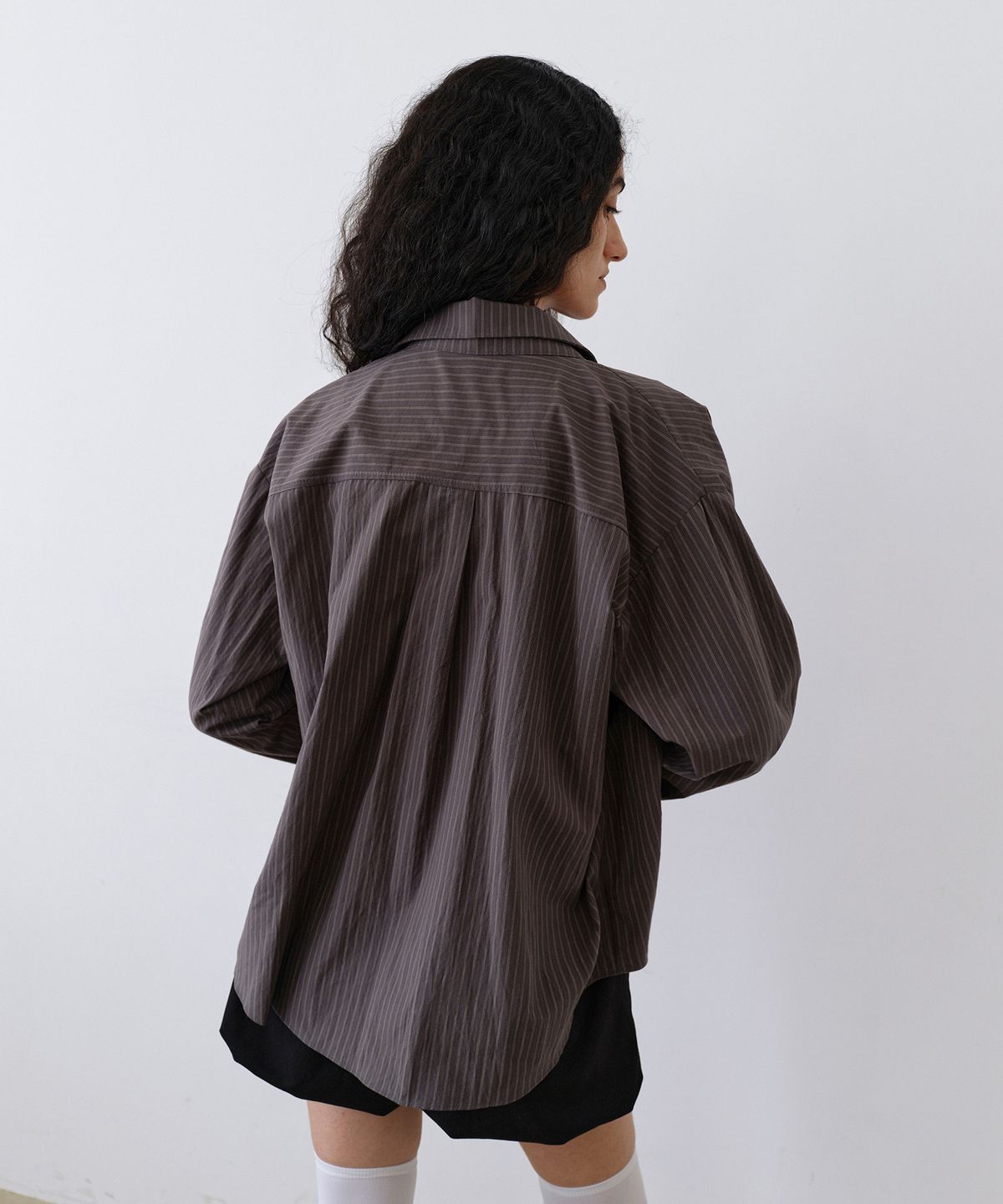 우네씬(UUNE SCENE) Stripe String Shirt_Charcoal