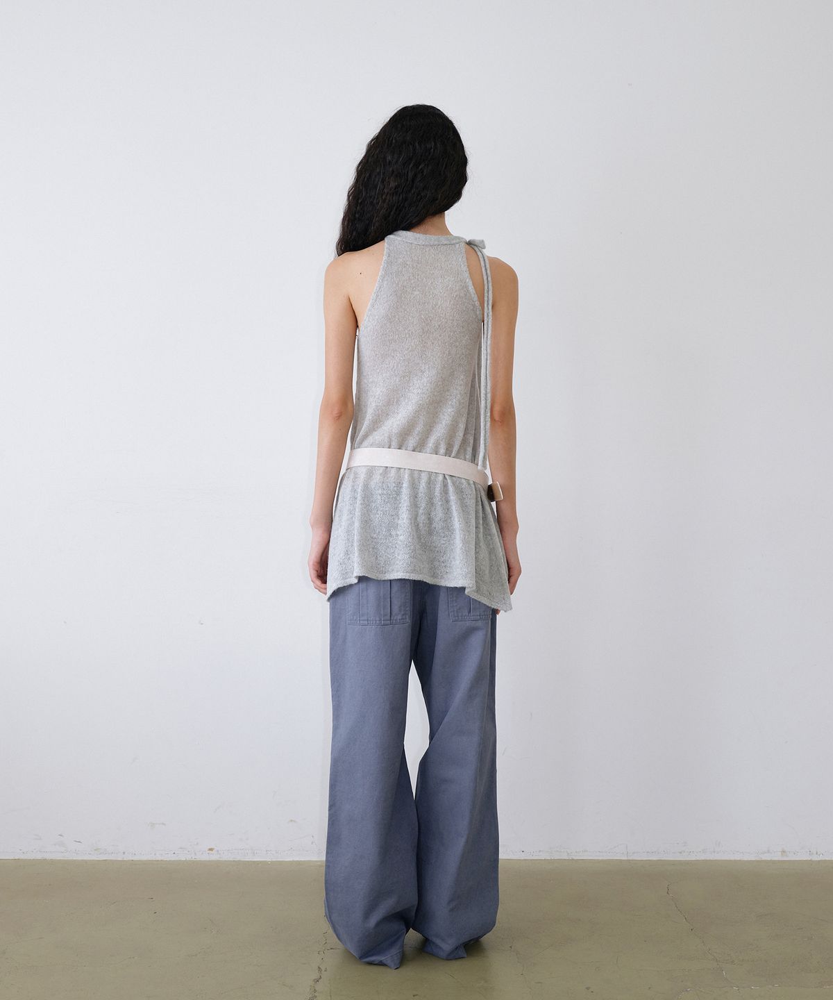 우네씬(UUNE SCENE) Scarf Tie Halter Knit_Gray