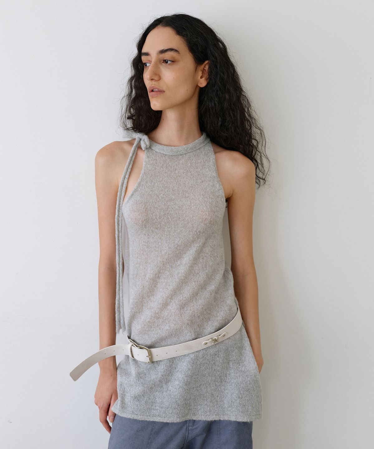 우네씬(UUNE SCENE) Scarf Tie Halter Knit_Gray