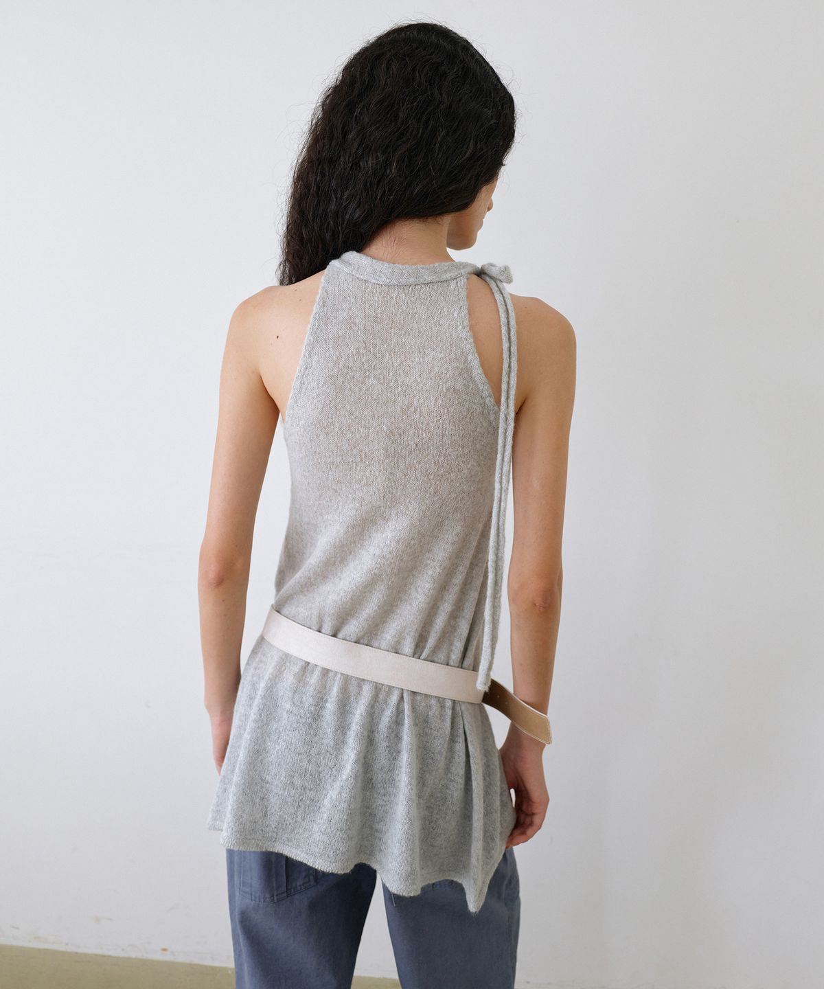 우네씬(UUNE SCENE) Scarf Tie Halter Knit_Gray