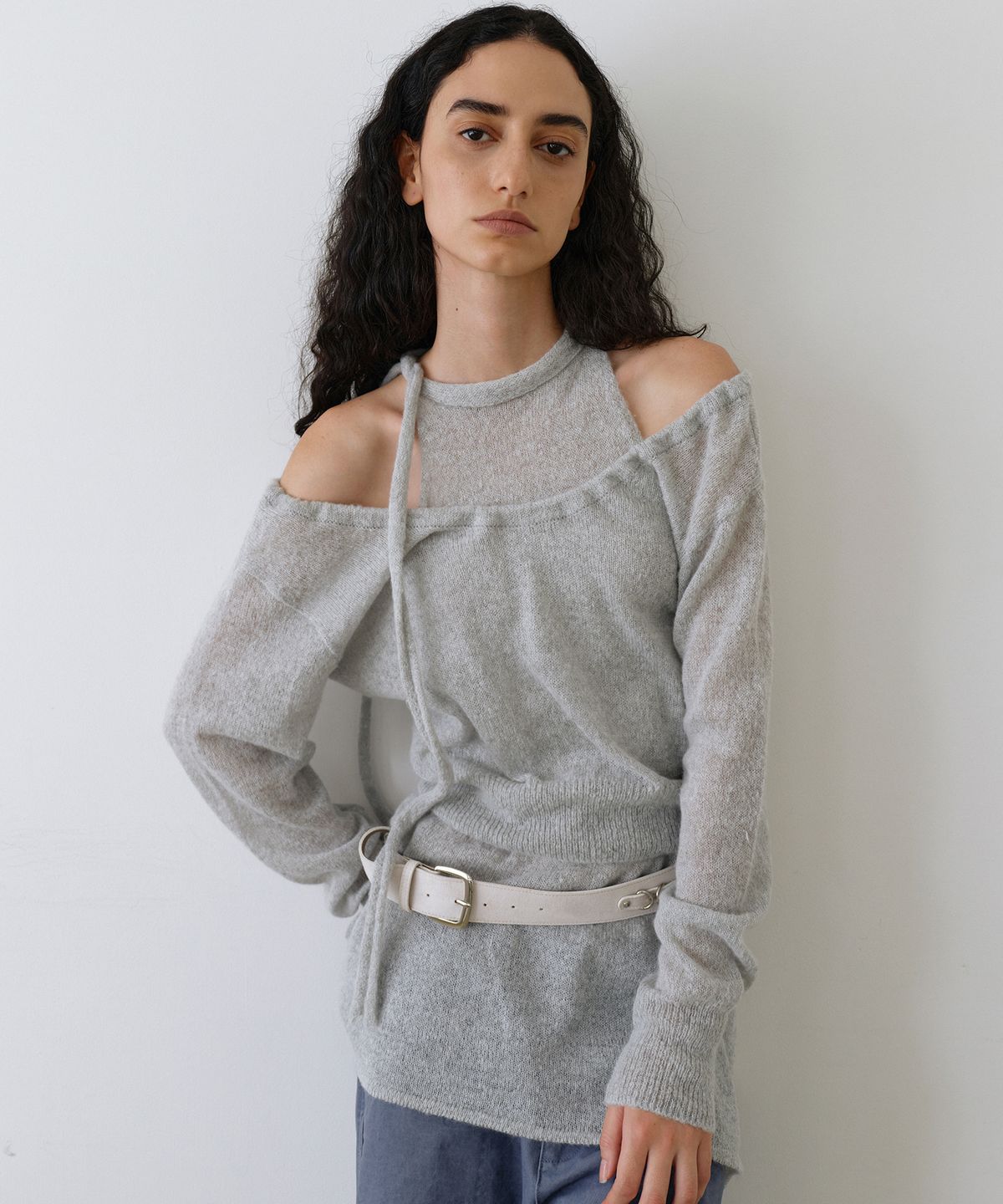 우네씬(UUNE SCENE) Scarf Tie Halter Knit_Gray