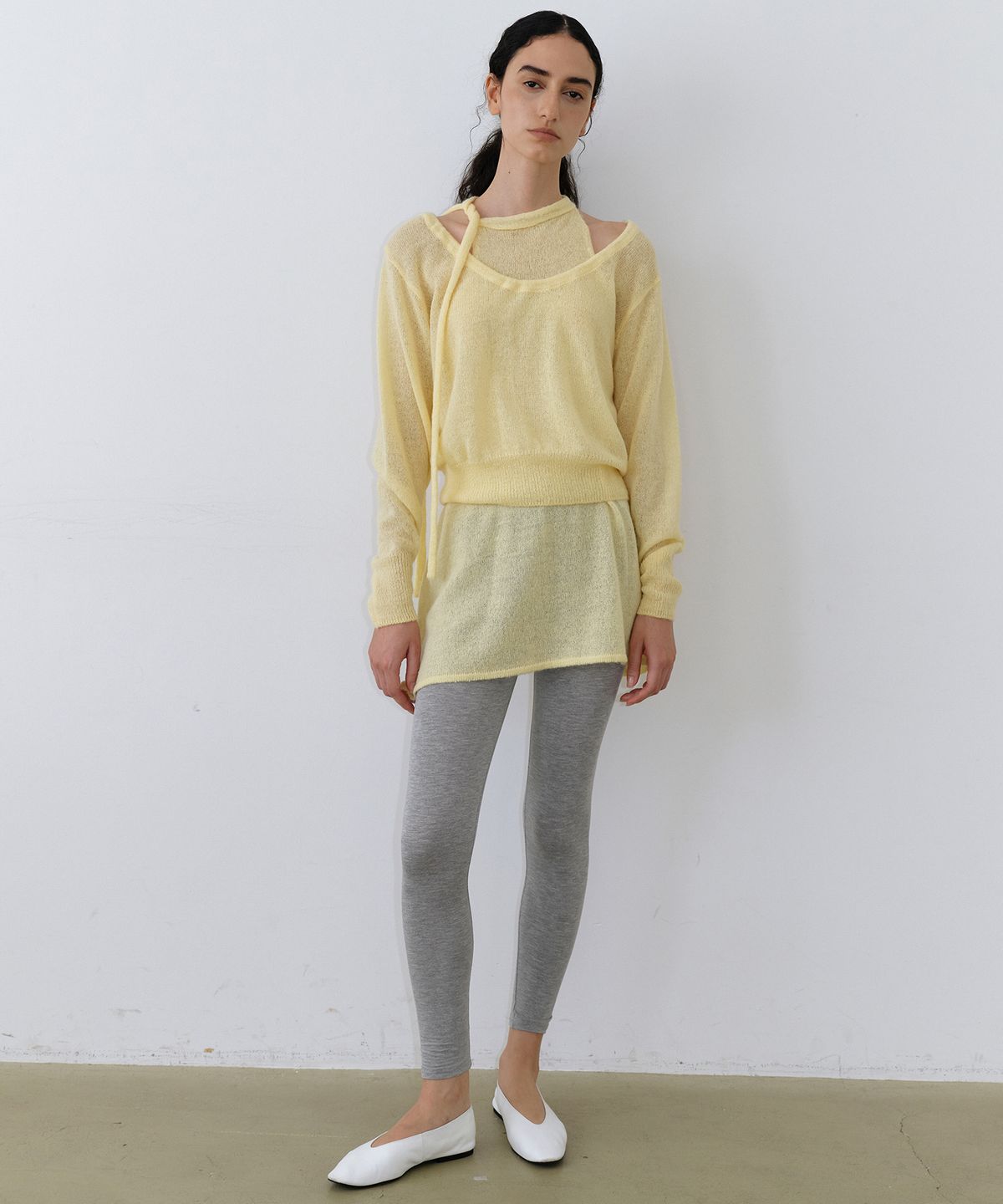우네씬(UUNE SCENE) String Deep U-Neck Knit_Yellow