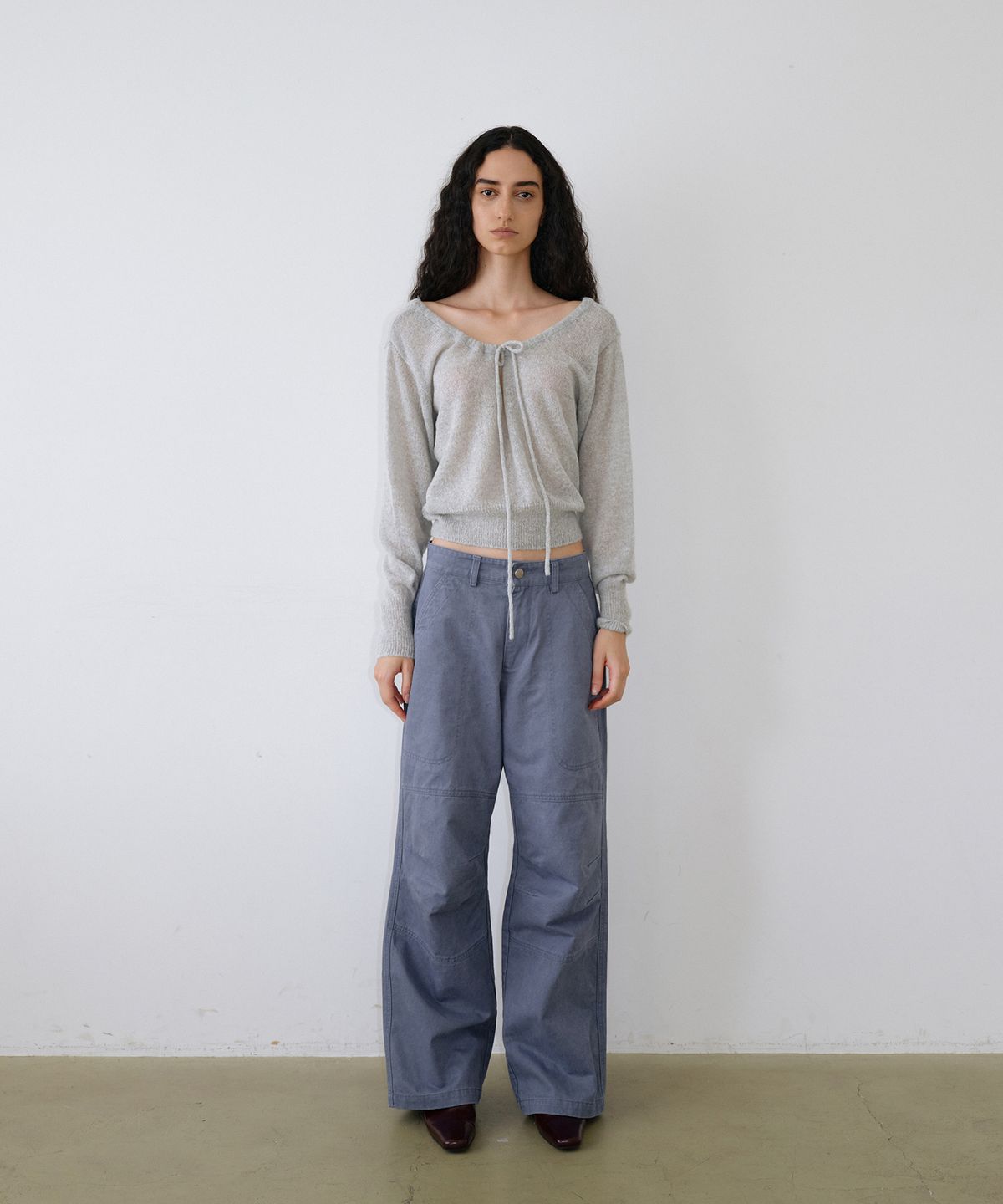 우네씬(UUNE SCENE) String Deep U-Neck Knit_Gray