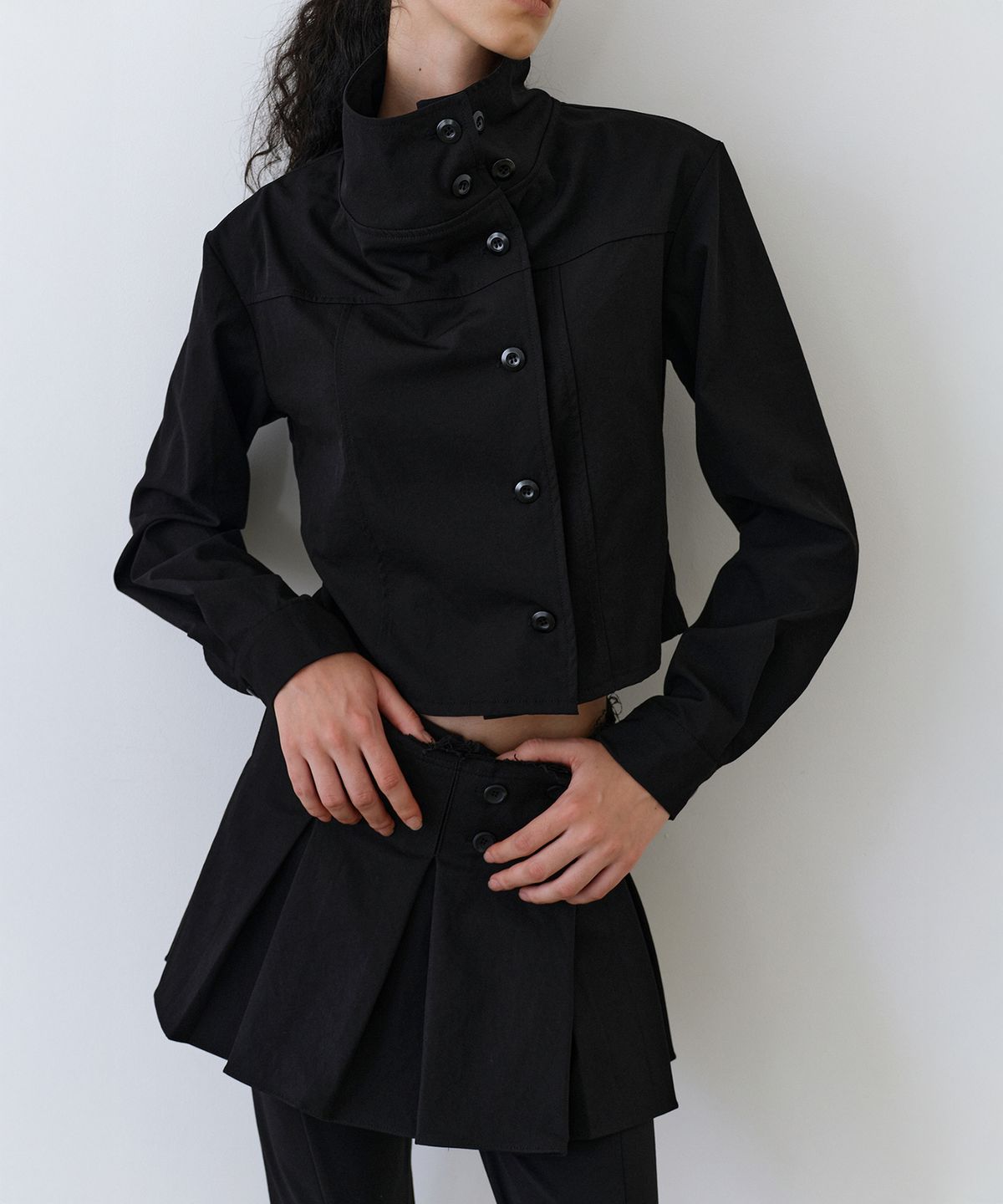 우네씬(UUNE SCENE) Mini Pleated Wrap Skirt_Black