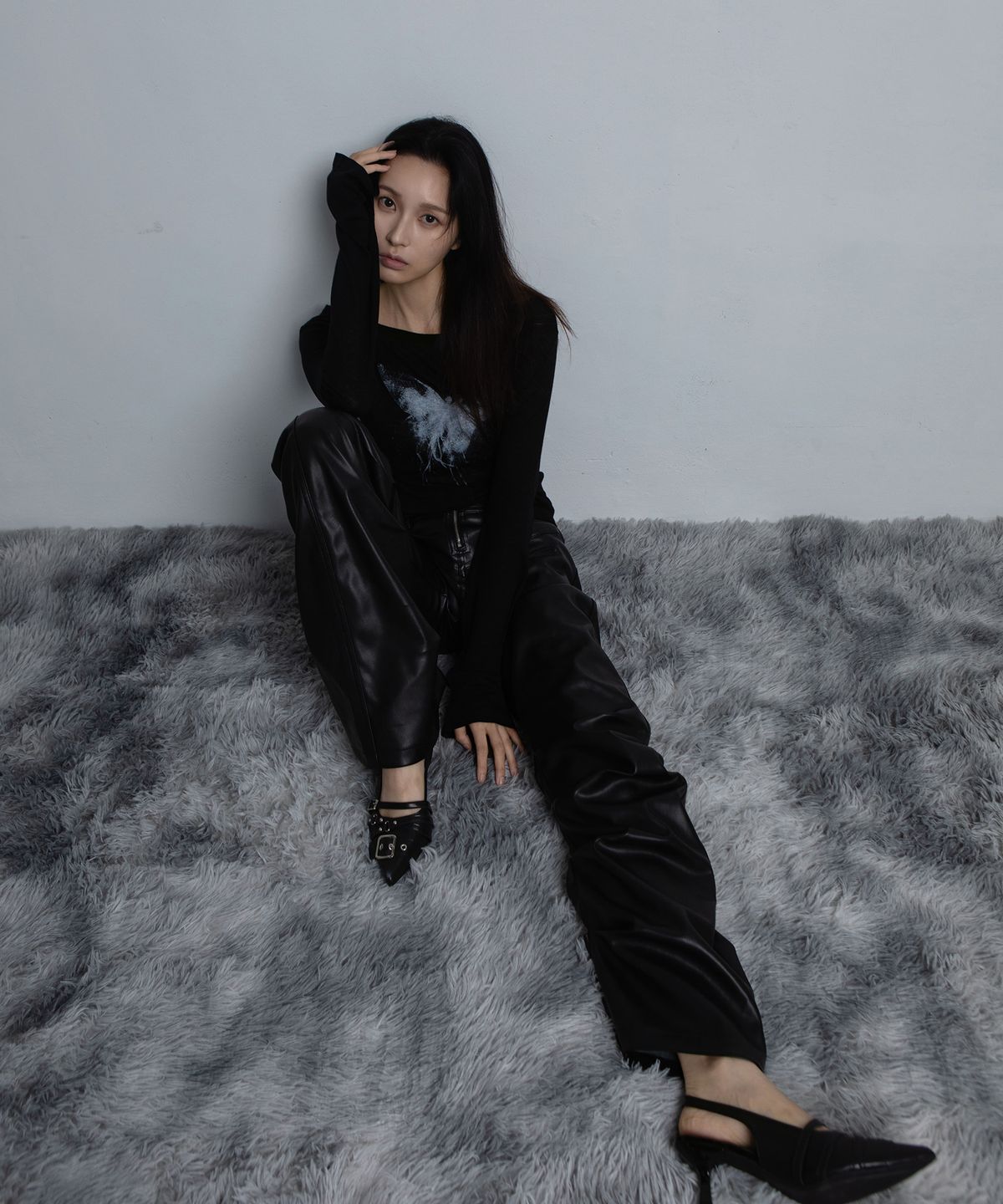 요키토키(YOKI TOKI) BUTTERFLY FINGER HOLE T-SHIRTS [Black]