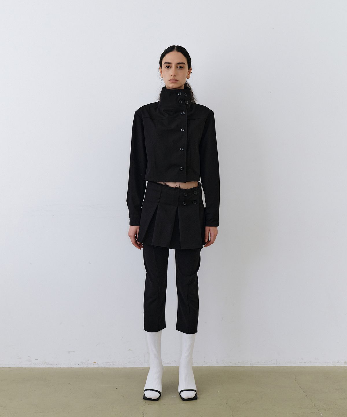 우네씬(UUNE SCENE) High Neck Button Jacket_Black