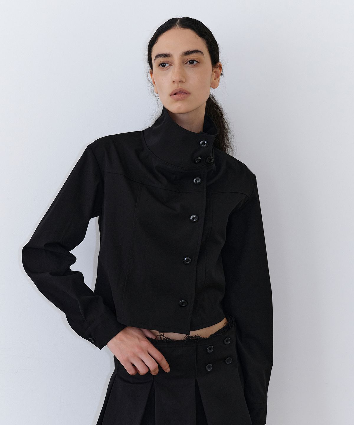 우네씬(UUNE SCENE) High Neck Button Jacket_Black