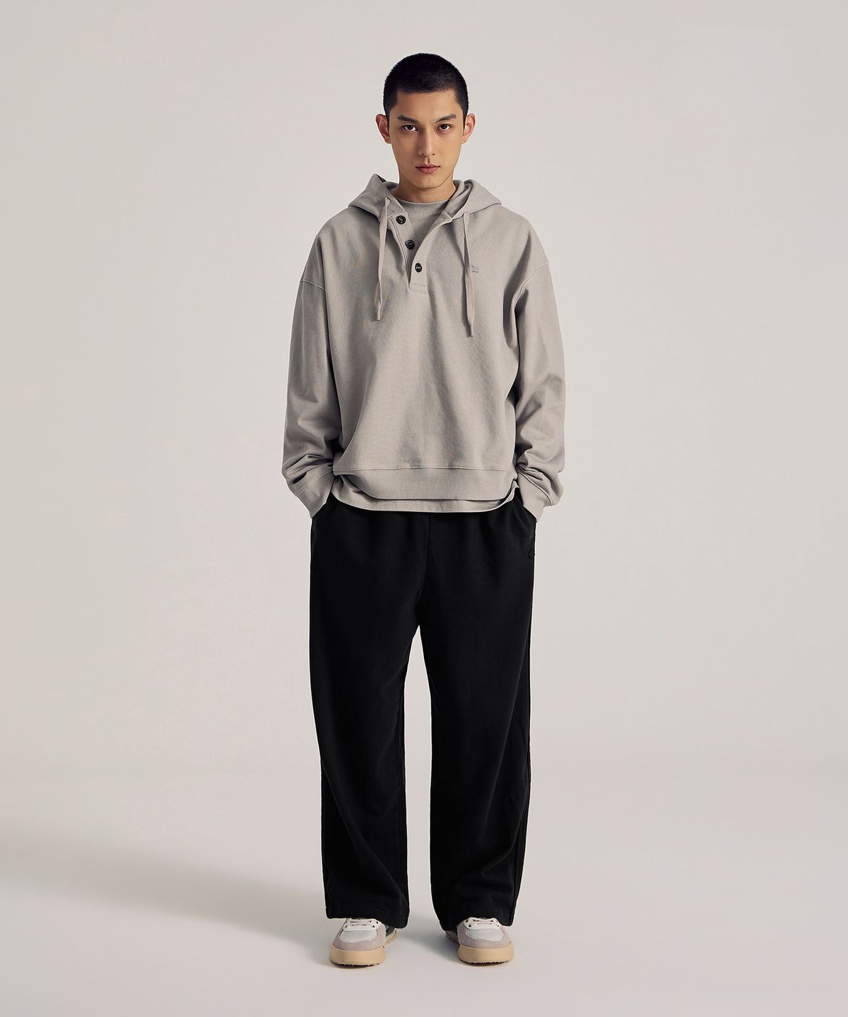 라코스테(LACOSTE) 남성 워싱 버튼 후드 풀오버 SH297E-56N I18